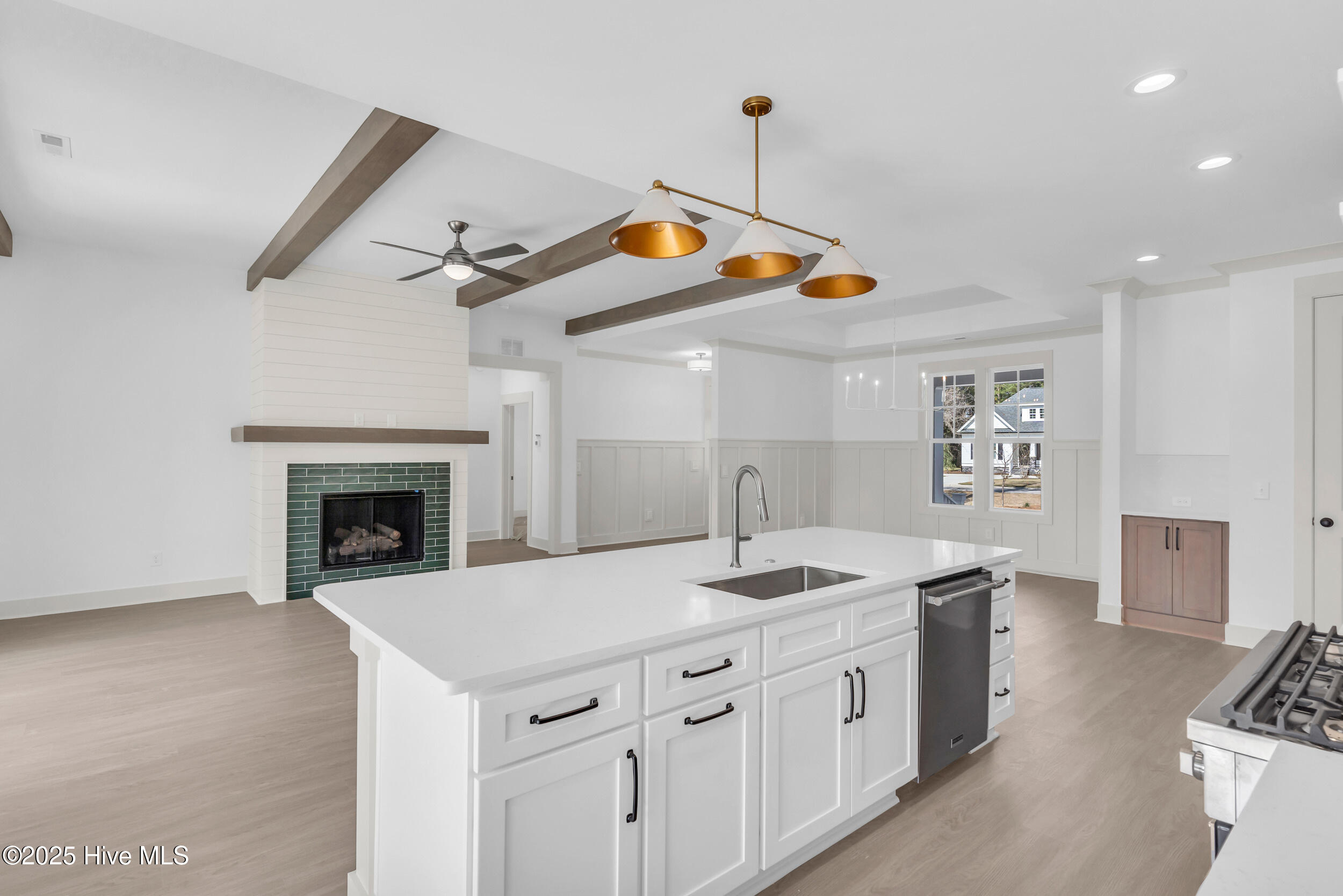 678 Breezewood Drive SE