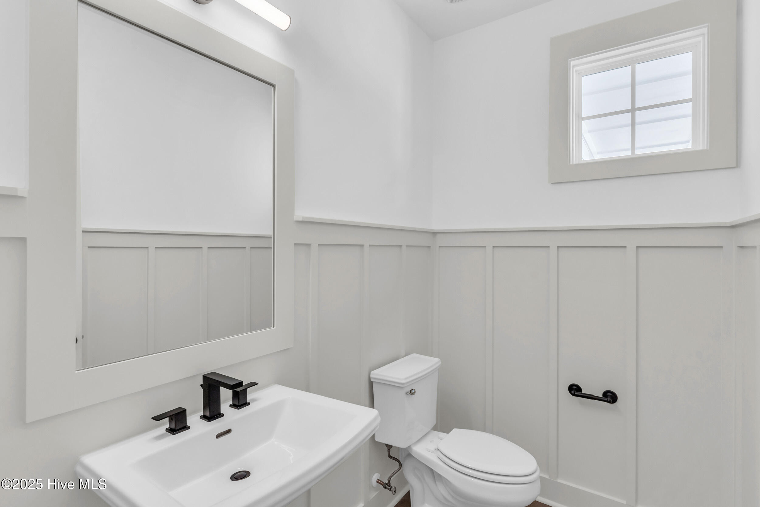 678 Breezewood Drive SE