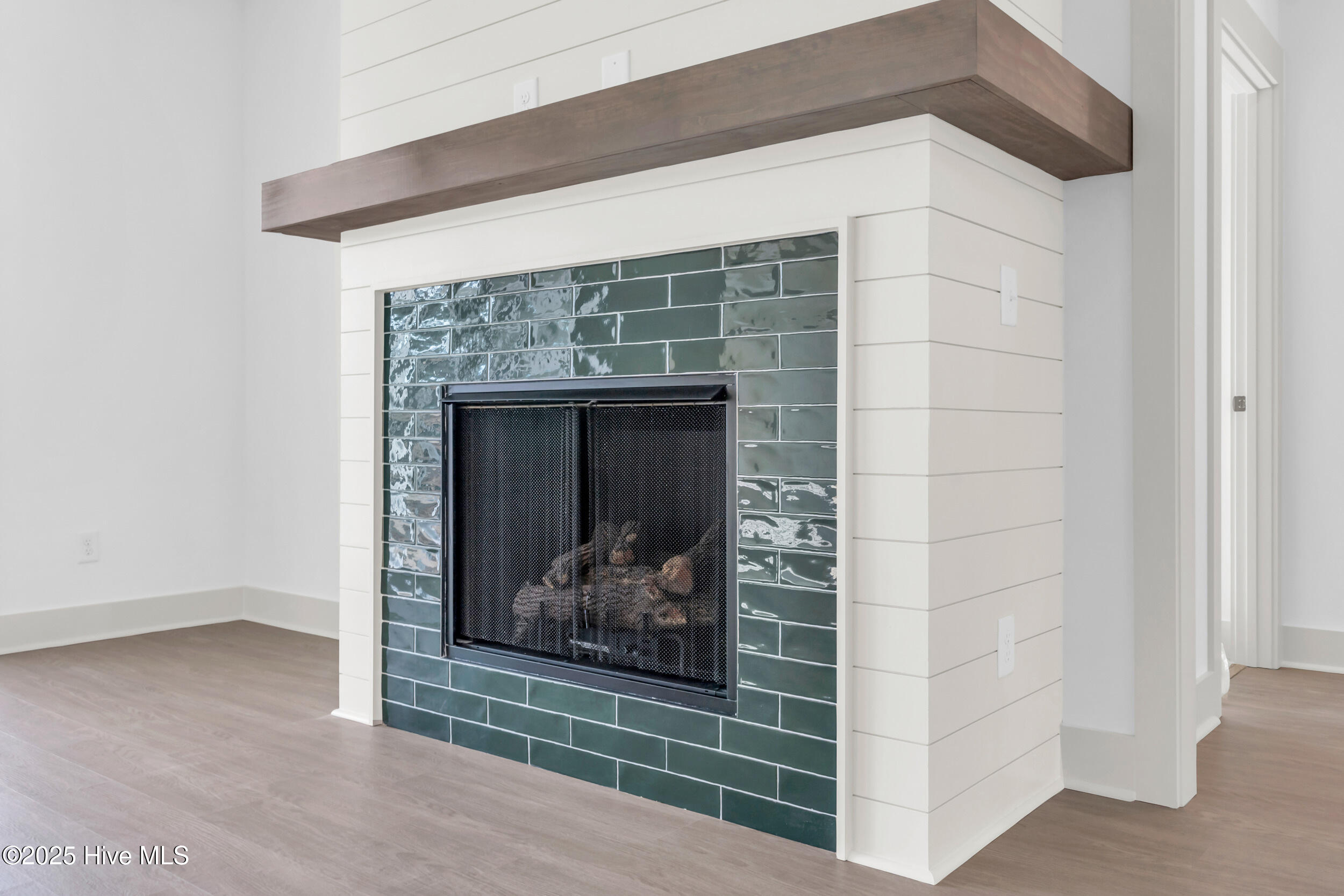 678 Breezewood Drive SE