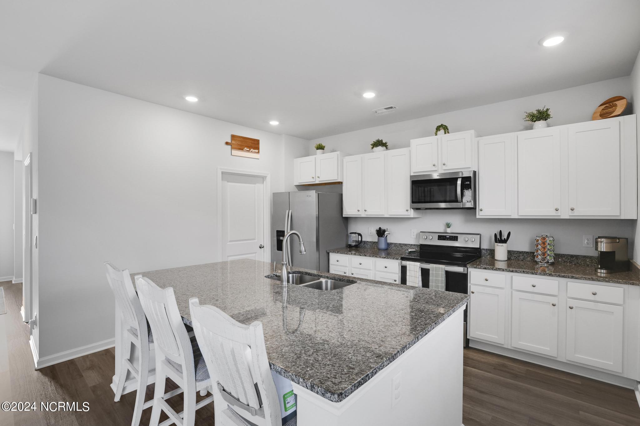 216 Avocet Way