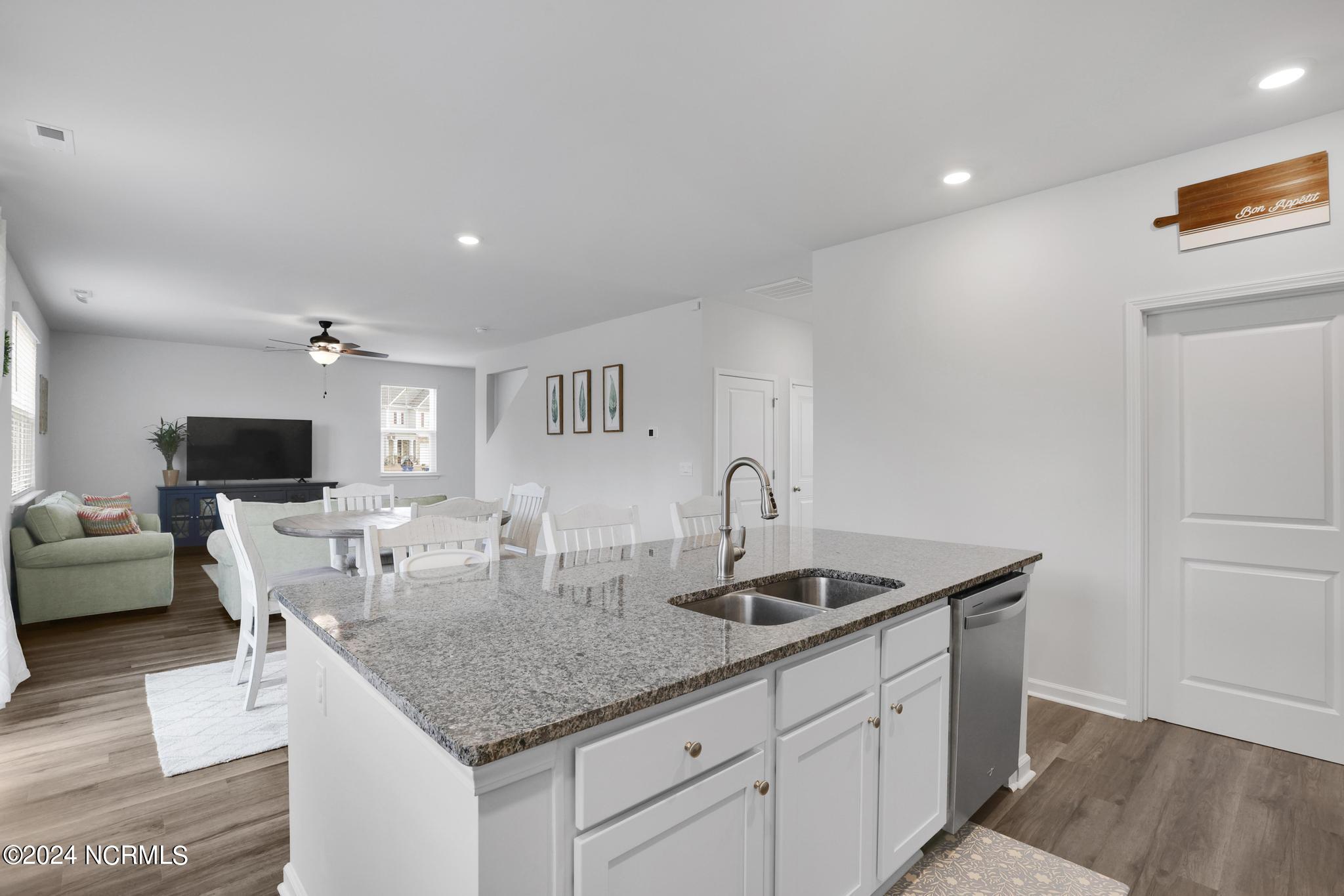 216 Avocet Way