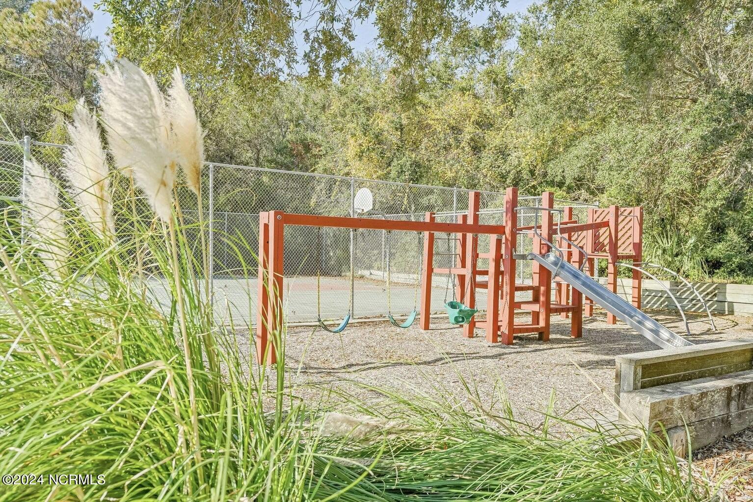 501 Pelican Court
