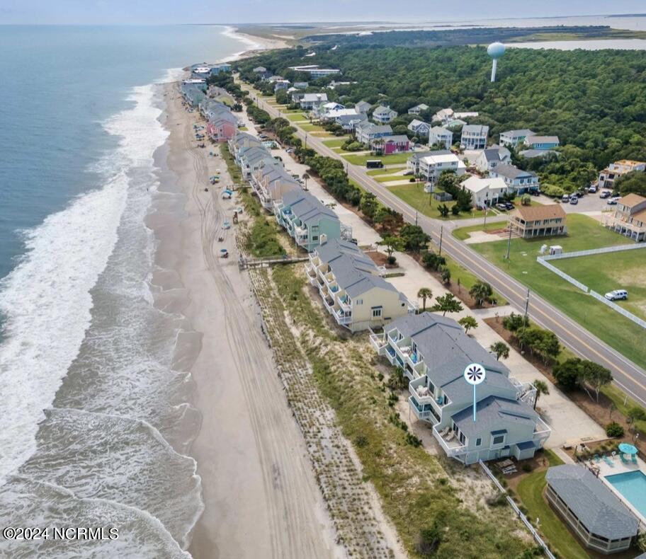 501 Pelican Court