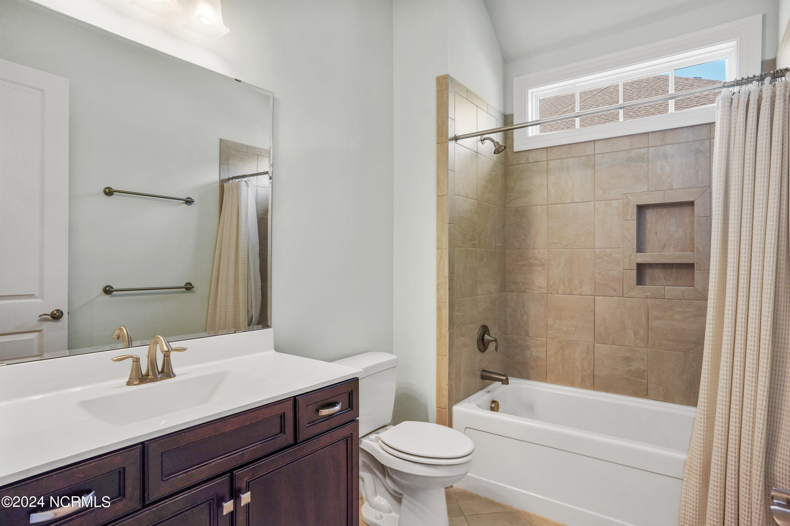 5500 Andrews Reach Loop