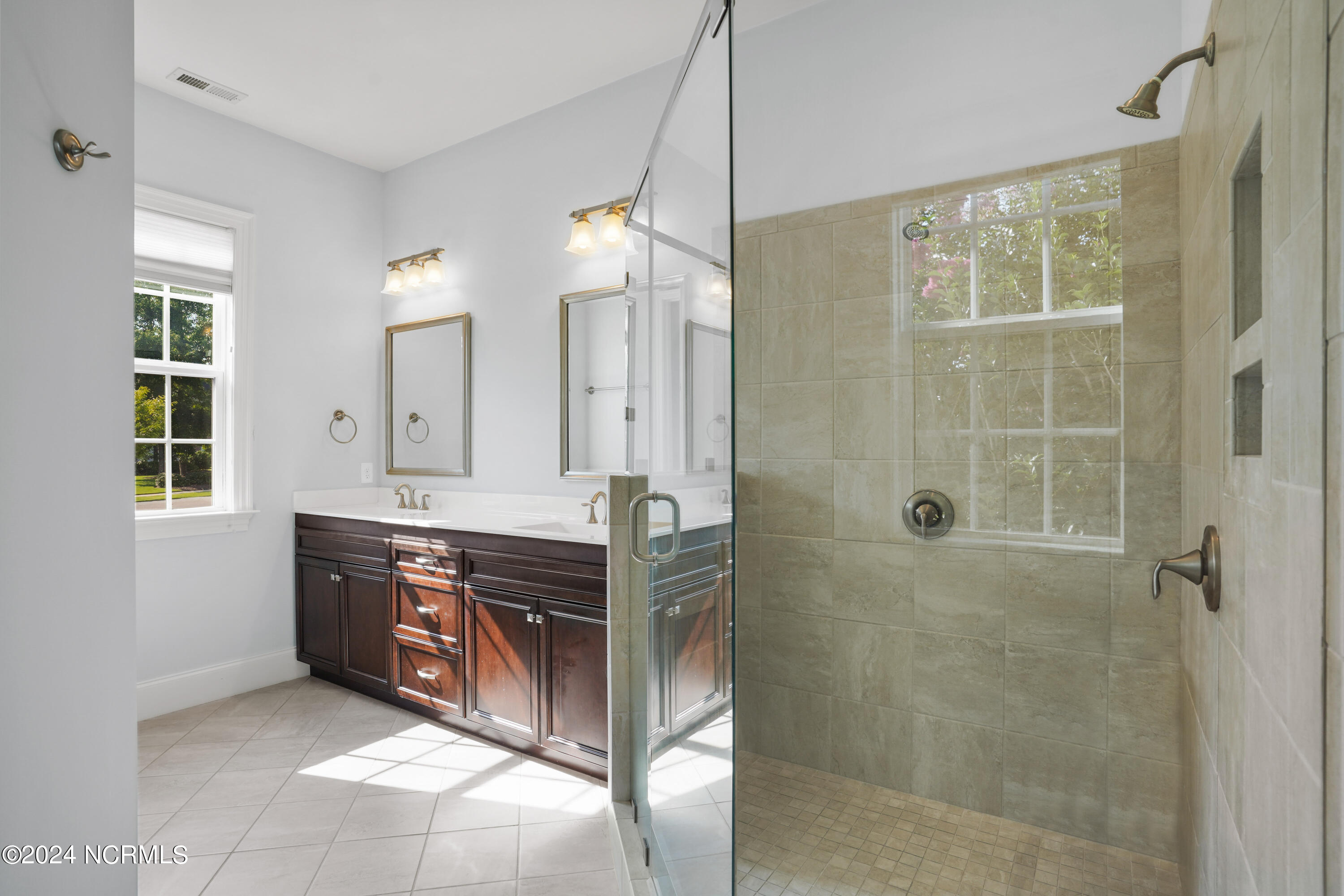 5500 Andrews Reach Loop