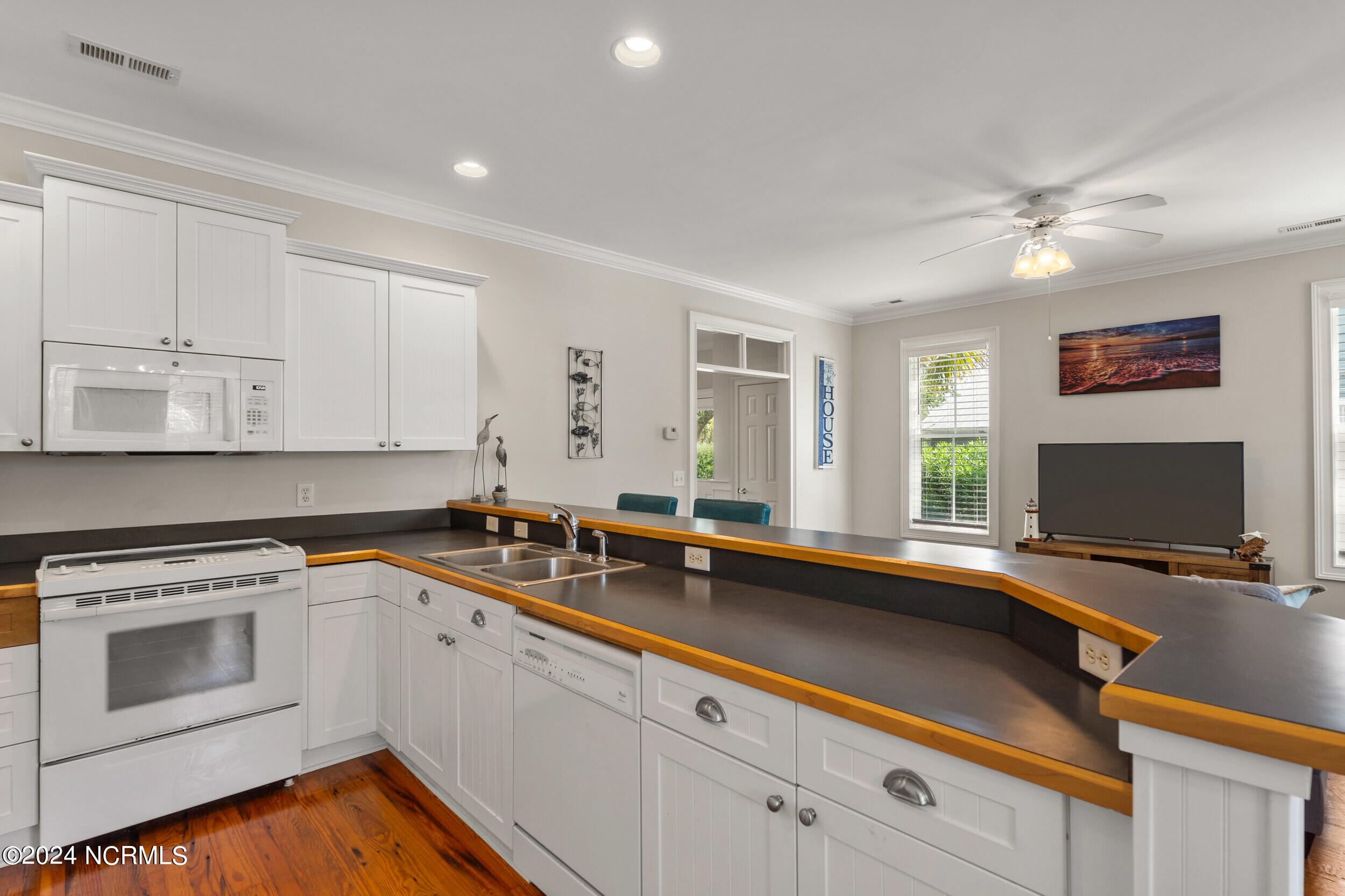 222 Silver Sloop Way