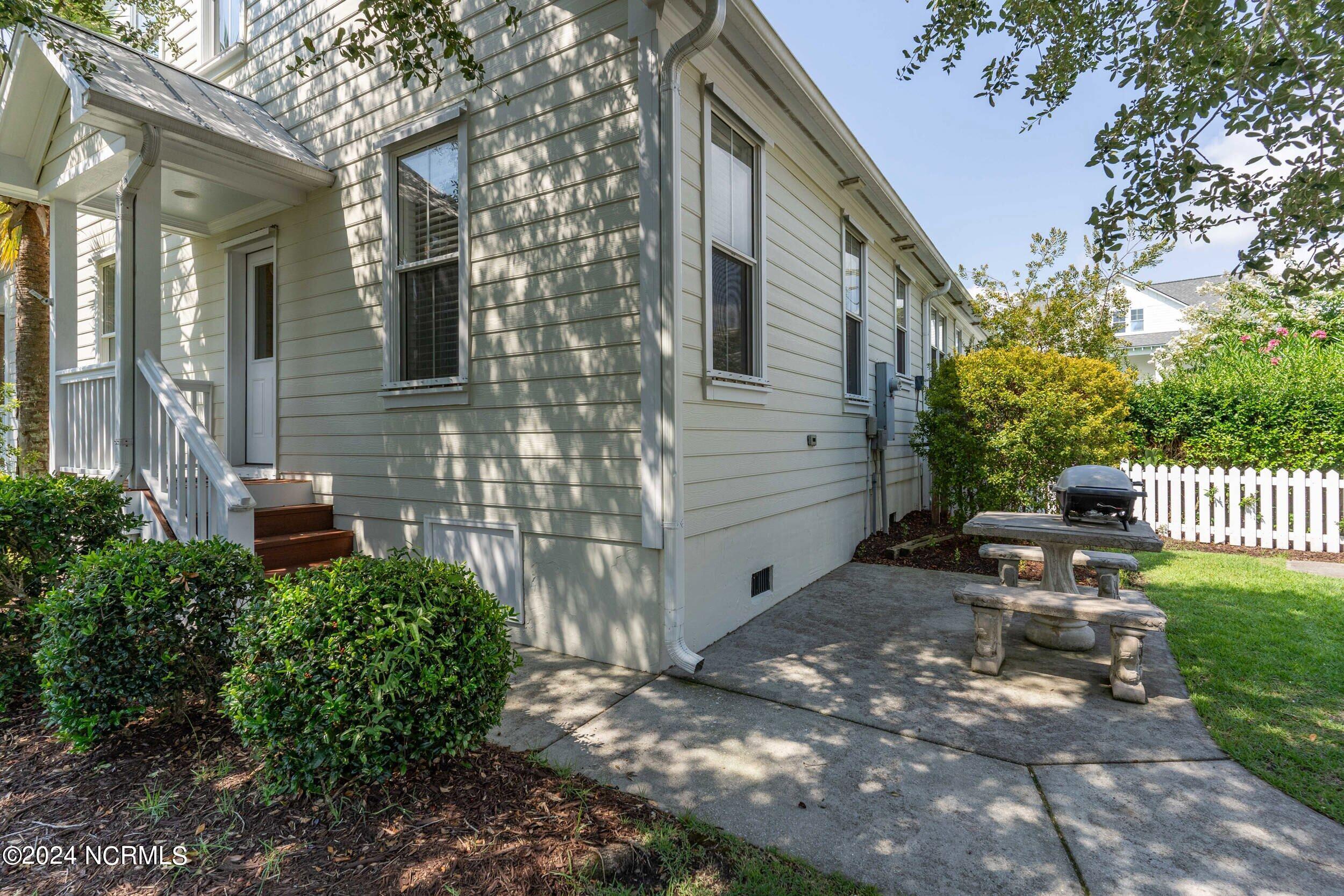 222 Silver Sloop Way