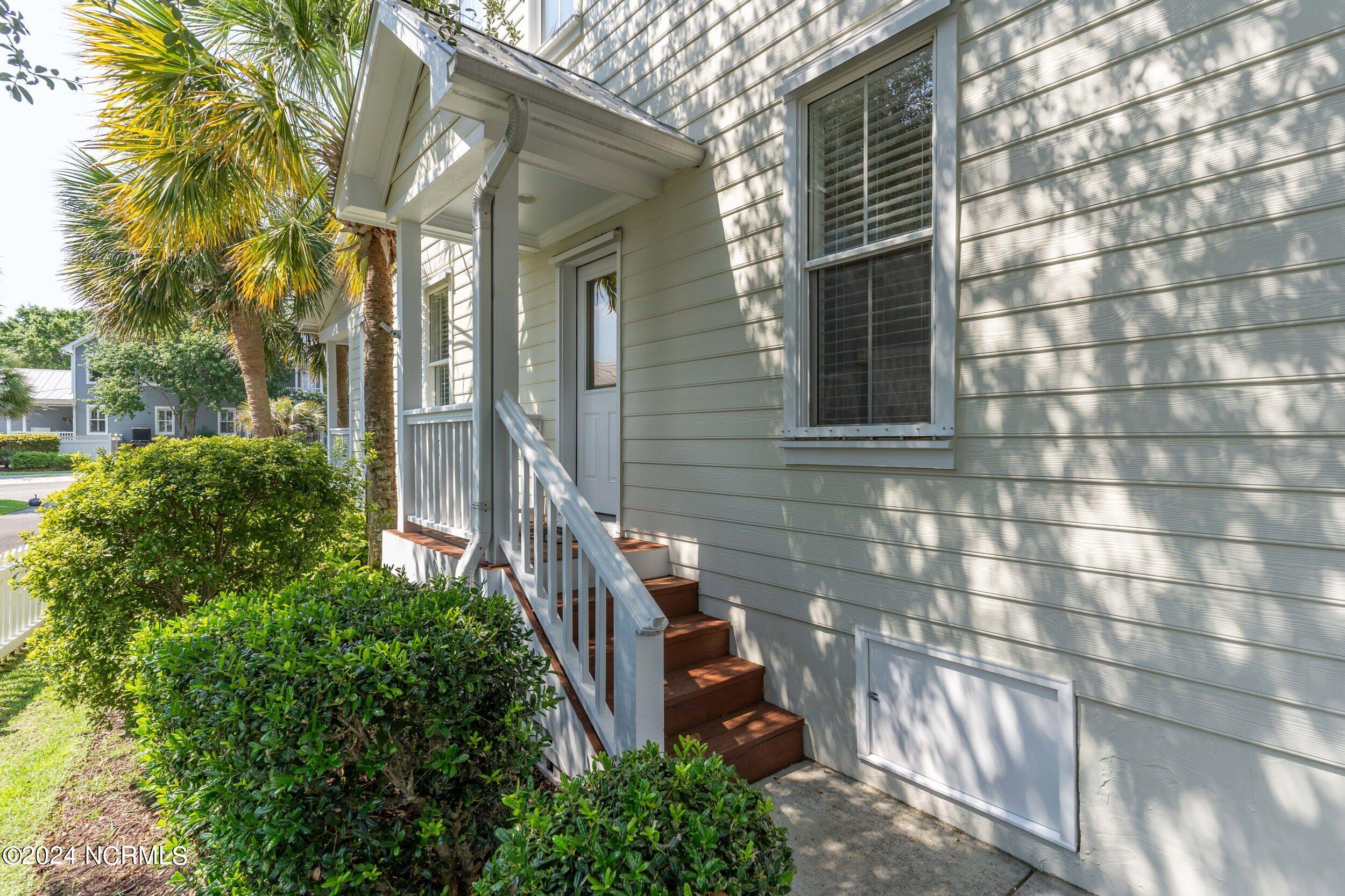 222 Silver Sloop Way