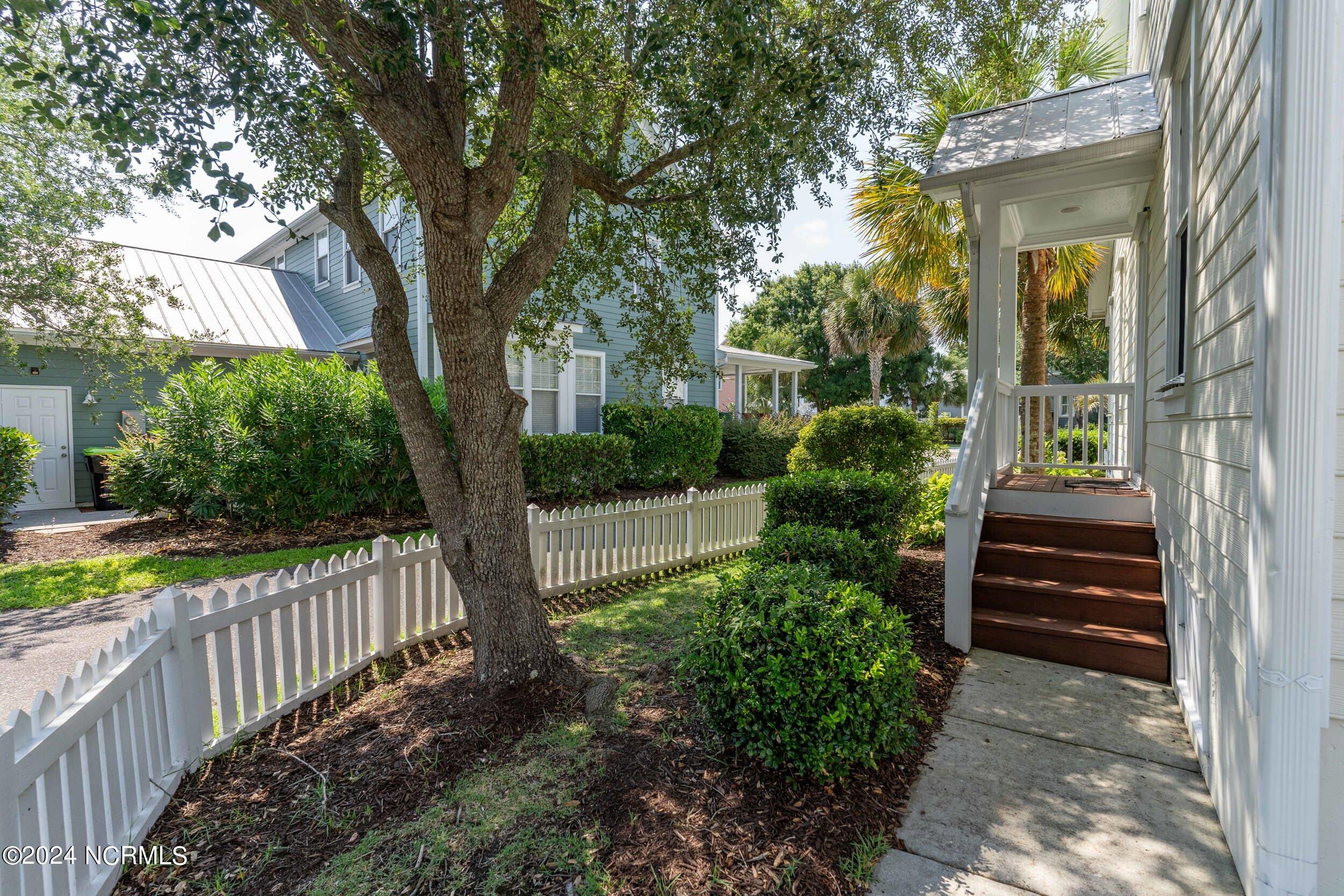 222 Silver Sloop Way