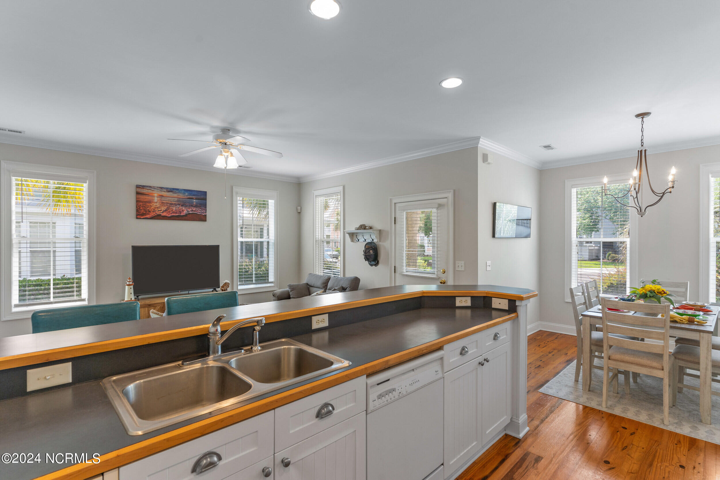 222 Silver Sloop Way