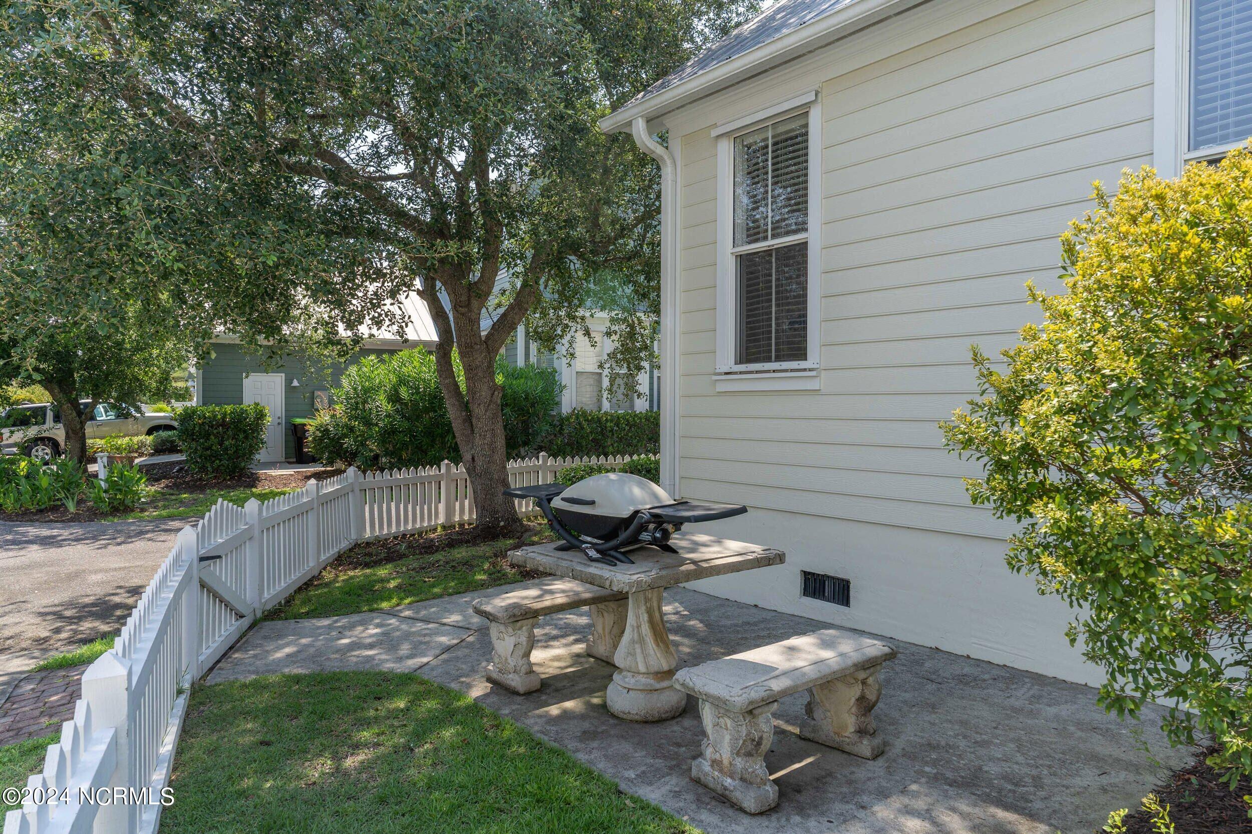 222 Silver Sloop Way