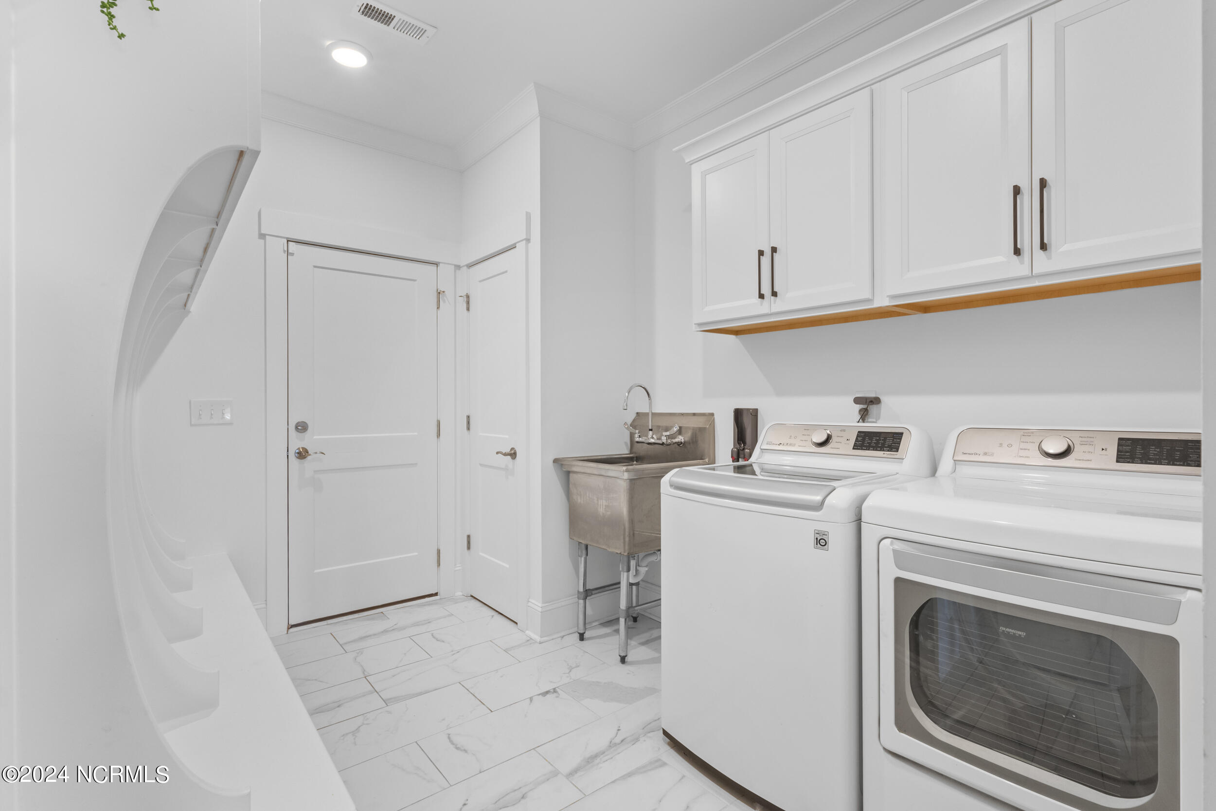 8205 Moss Bridge Court