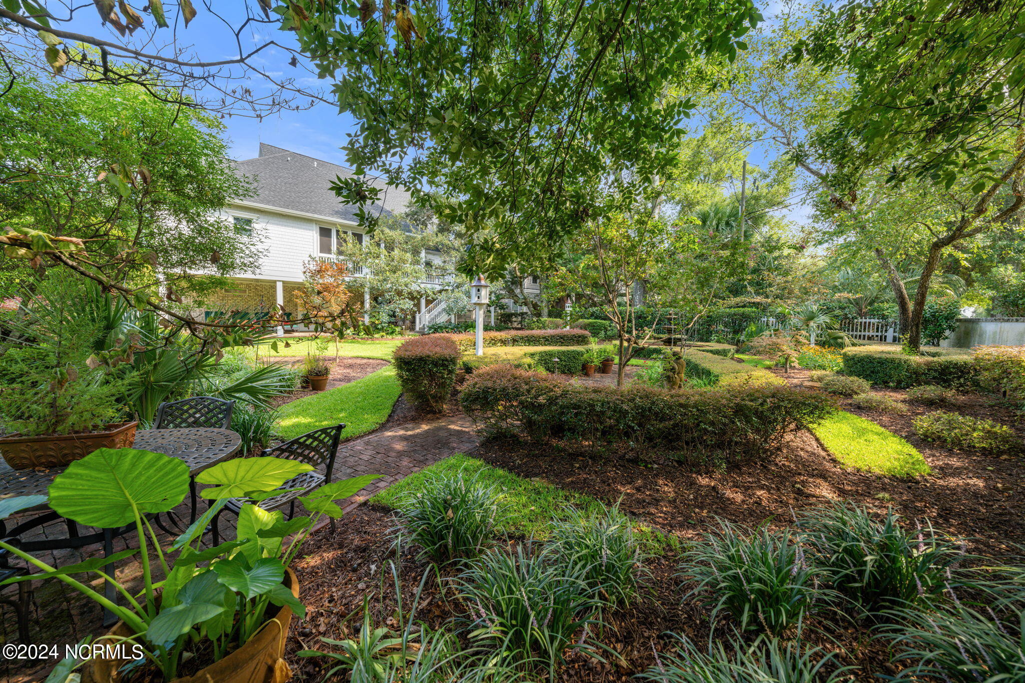 1111 Merchant Lane