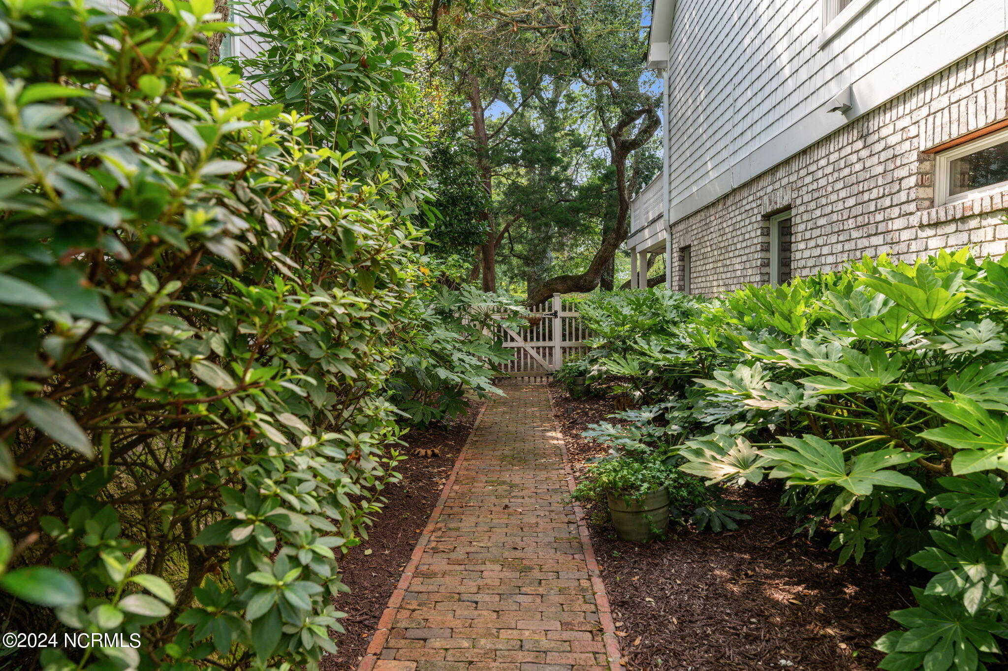 1111 Merchant Lane