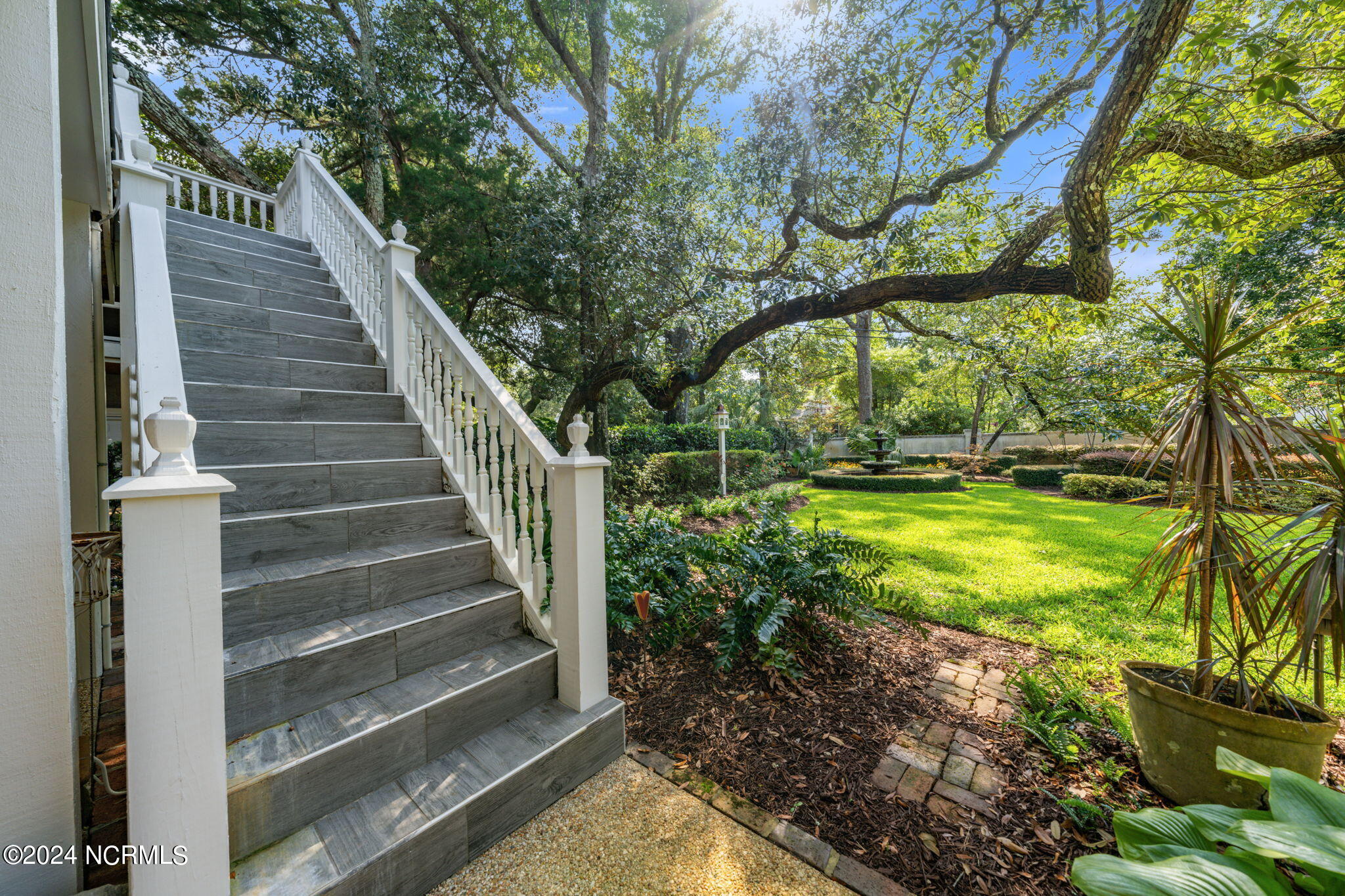 1111 Merchant Lane