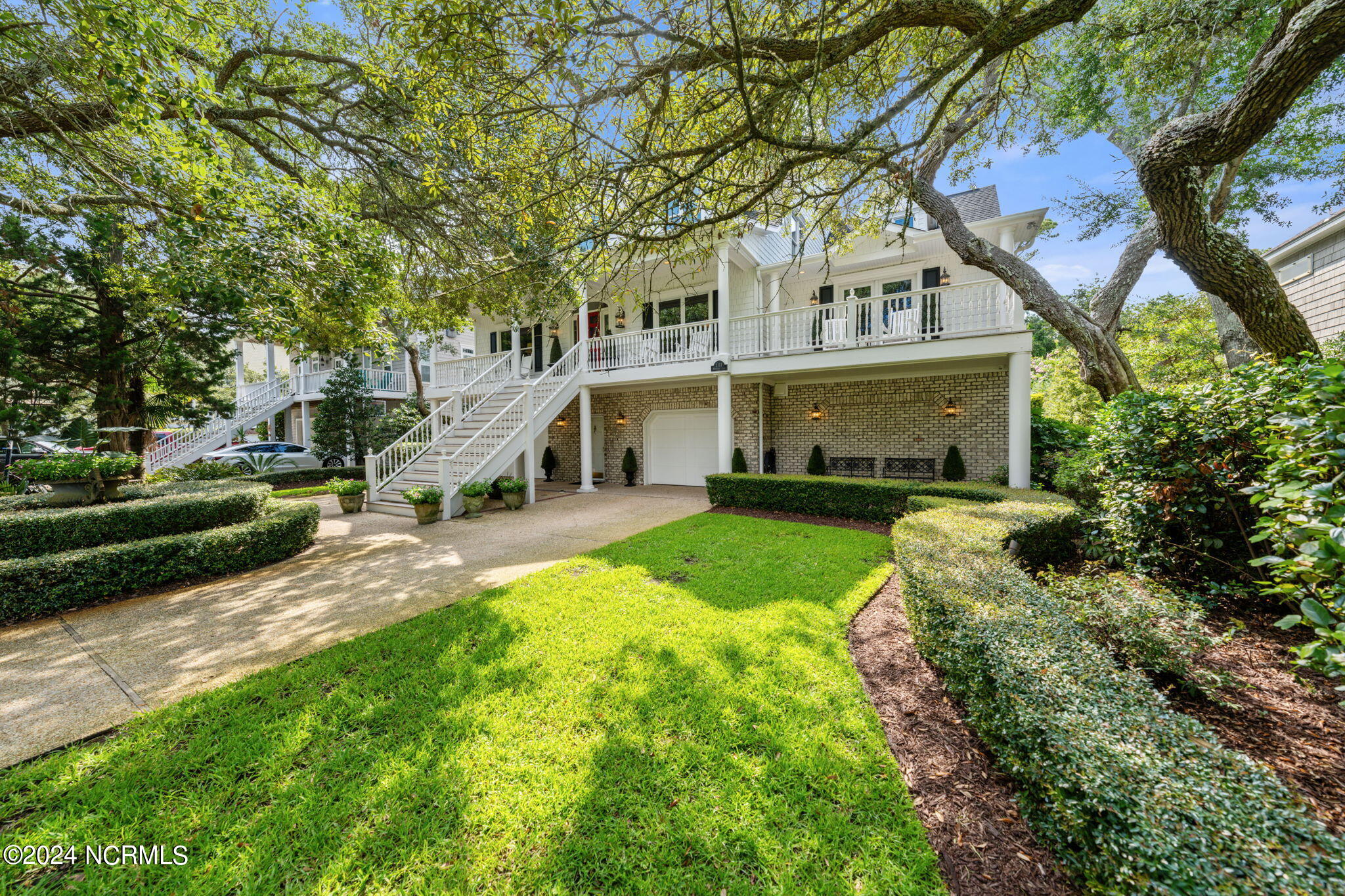 1111 Merchant Lane