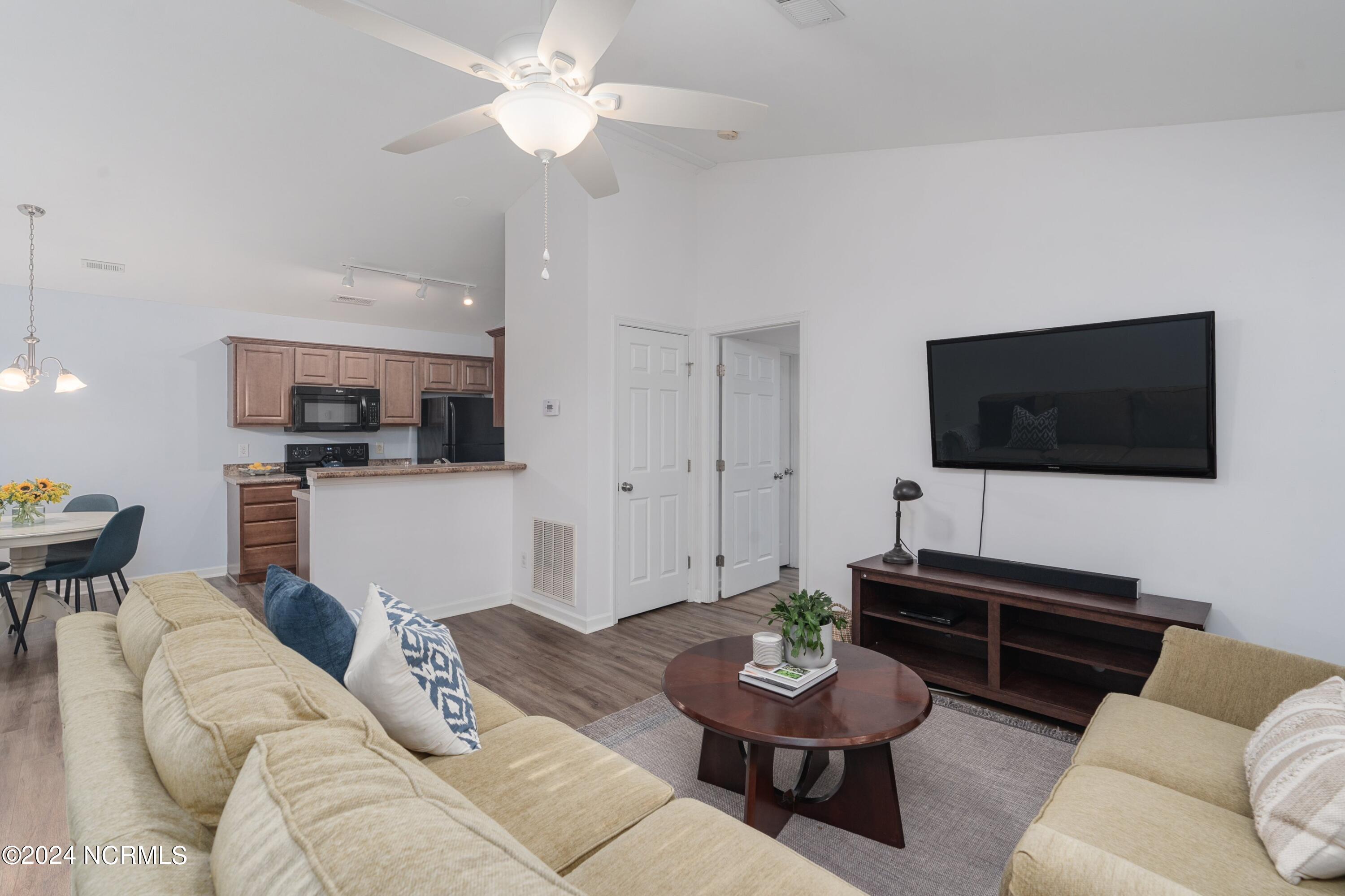 4416 Jay Bird Circle, Unit 202