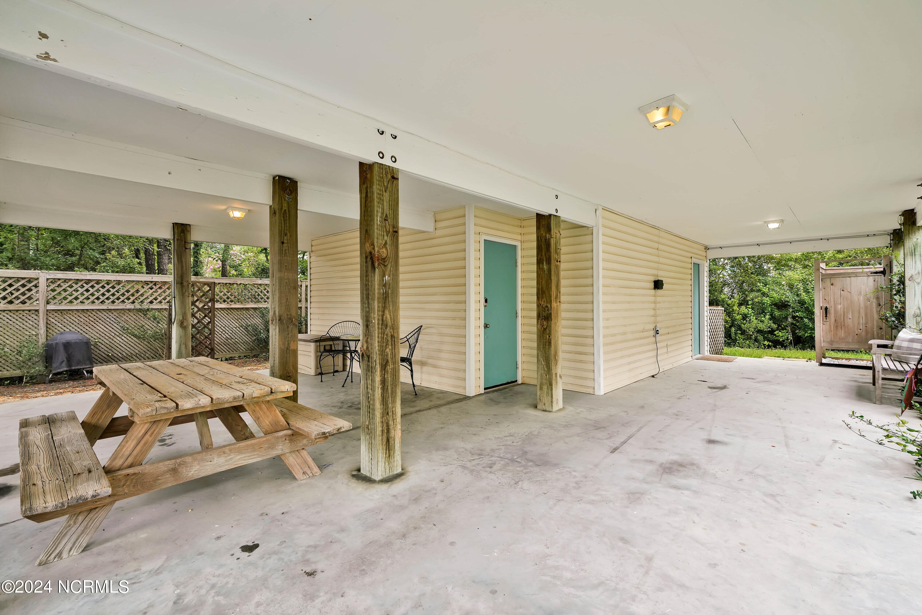 306 Seafarer Drive