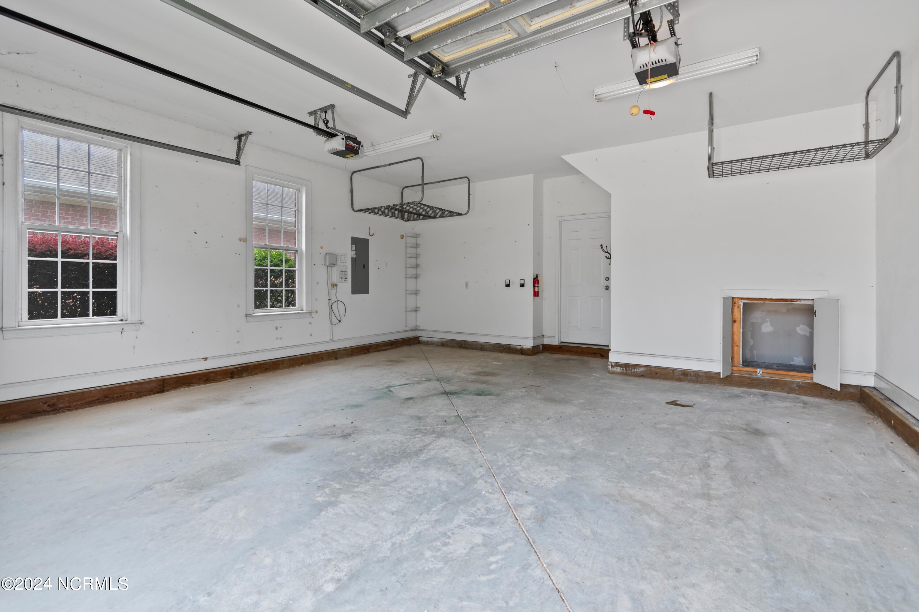 1207 Atrium Way