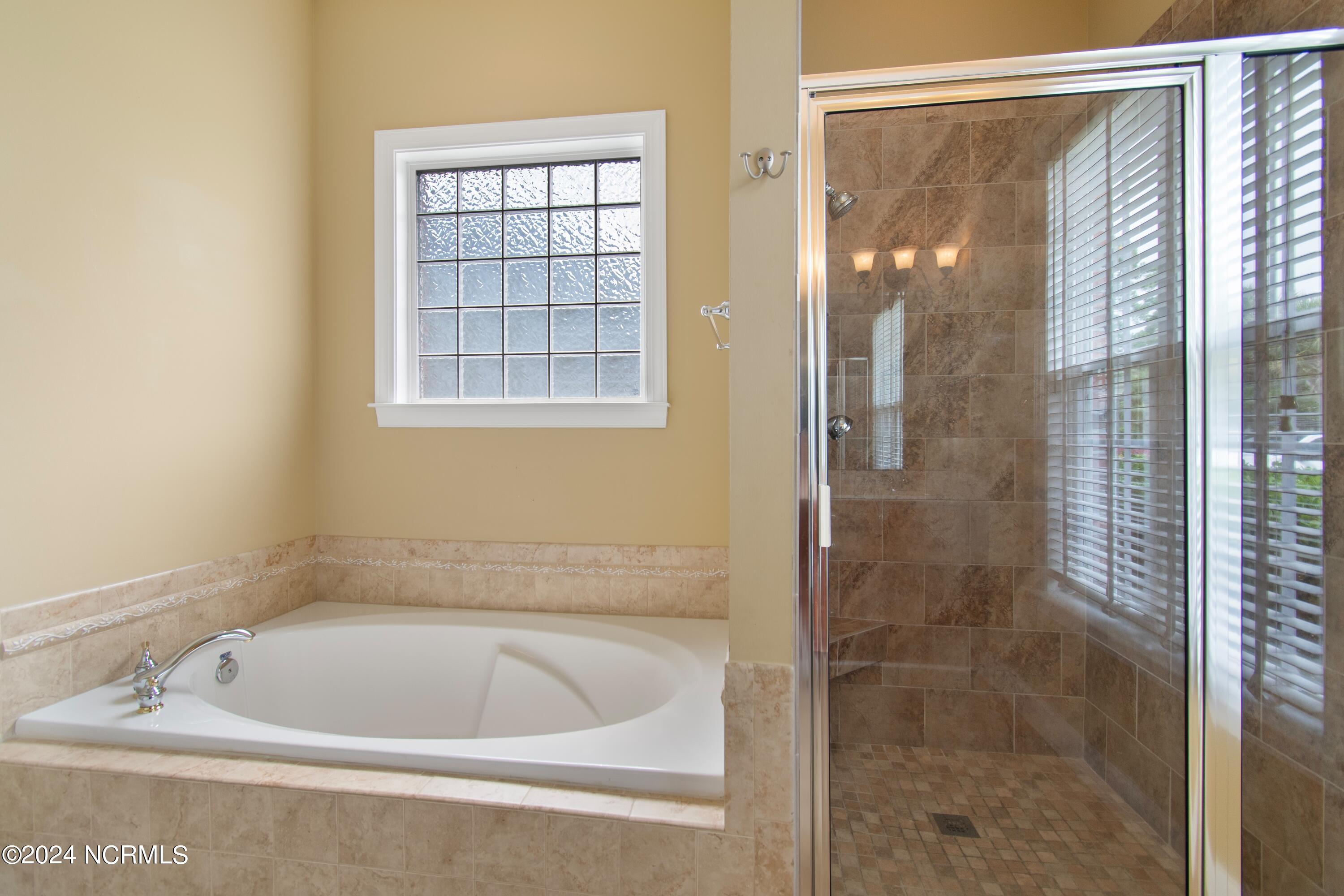 1207 Atrium Way