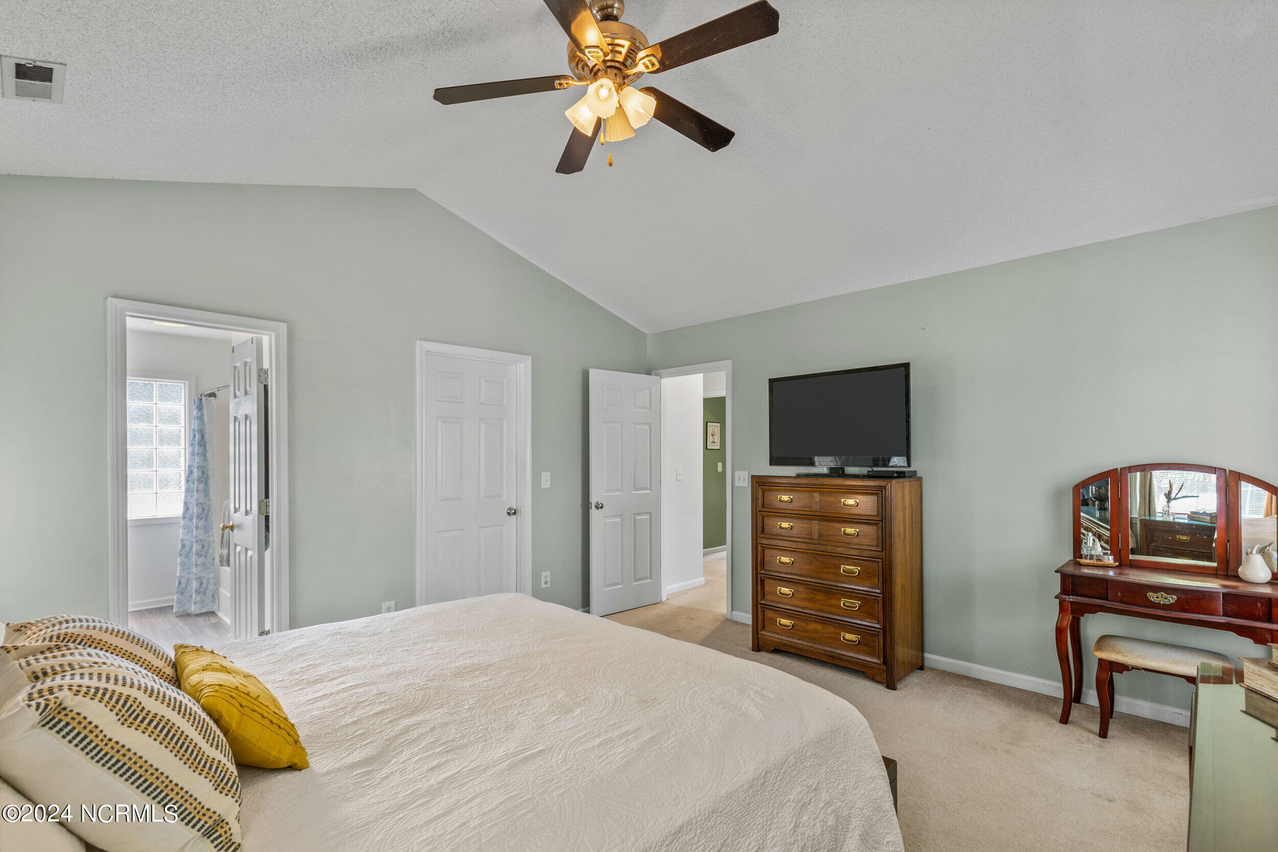 5021 Woods Edge Road