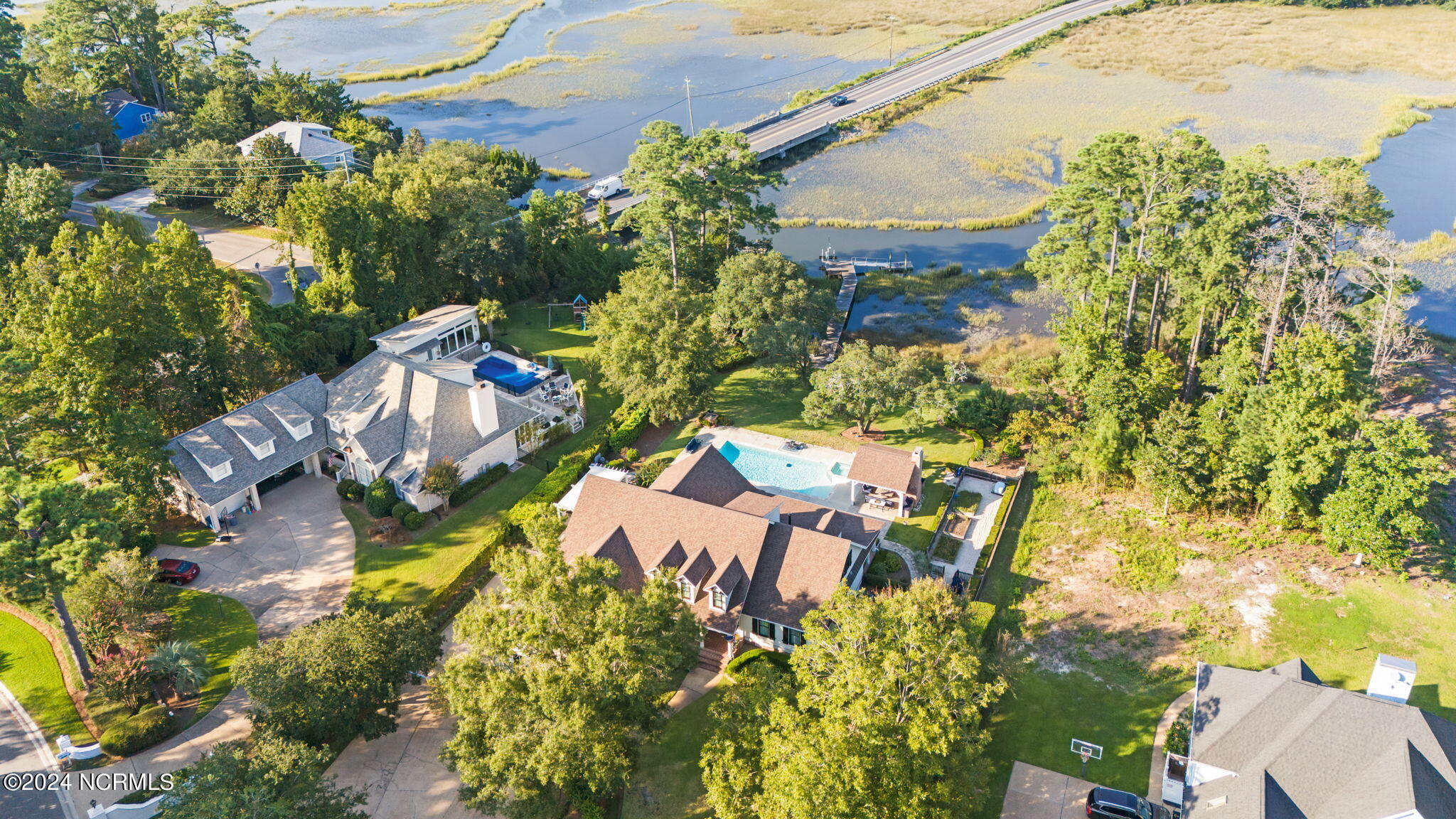 1605 Softwind Way