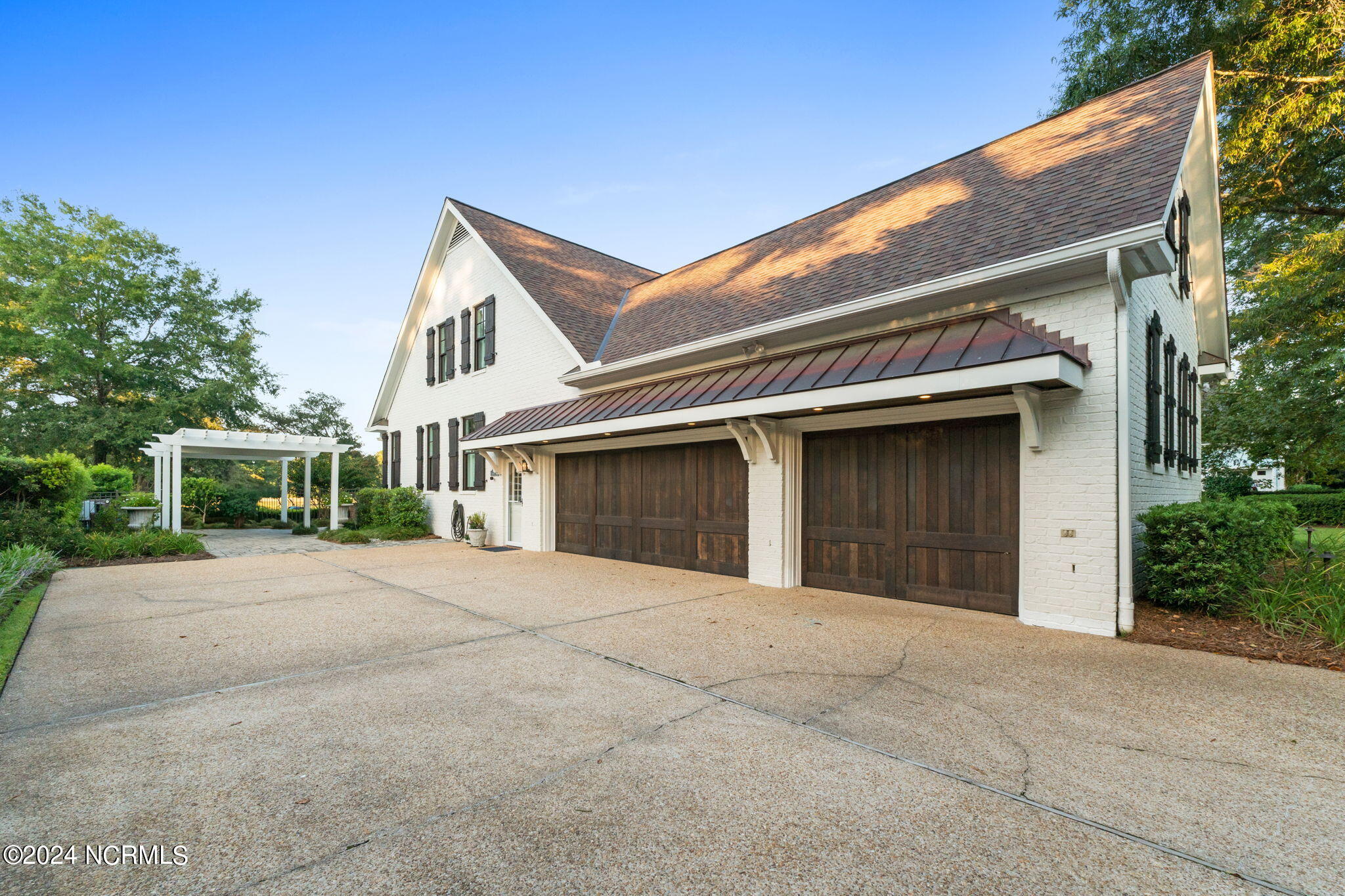 1605 Softwind Way