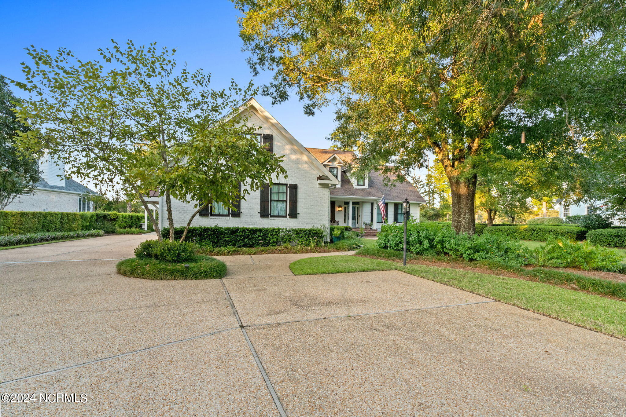 1605 Softwind Way