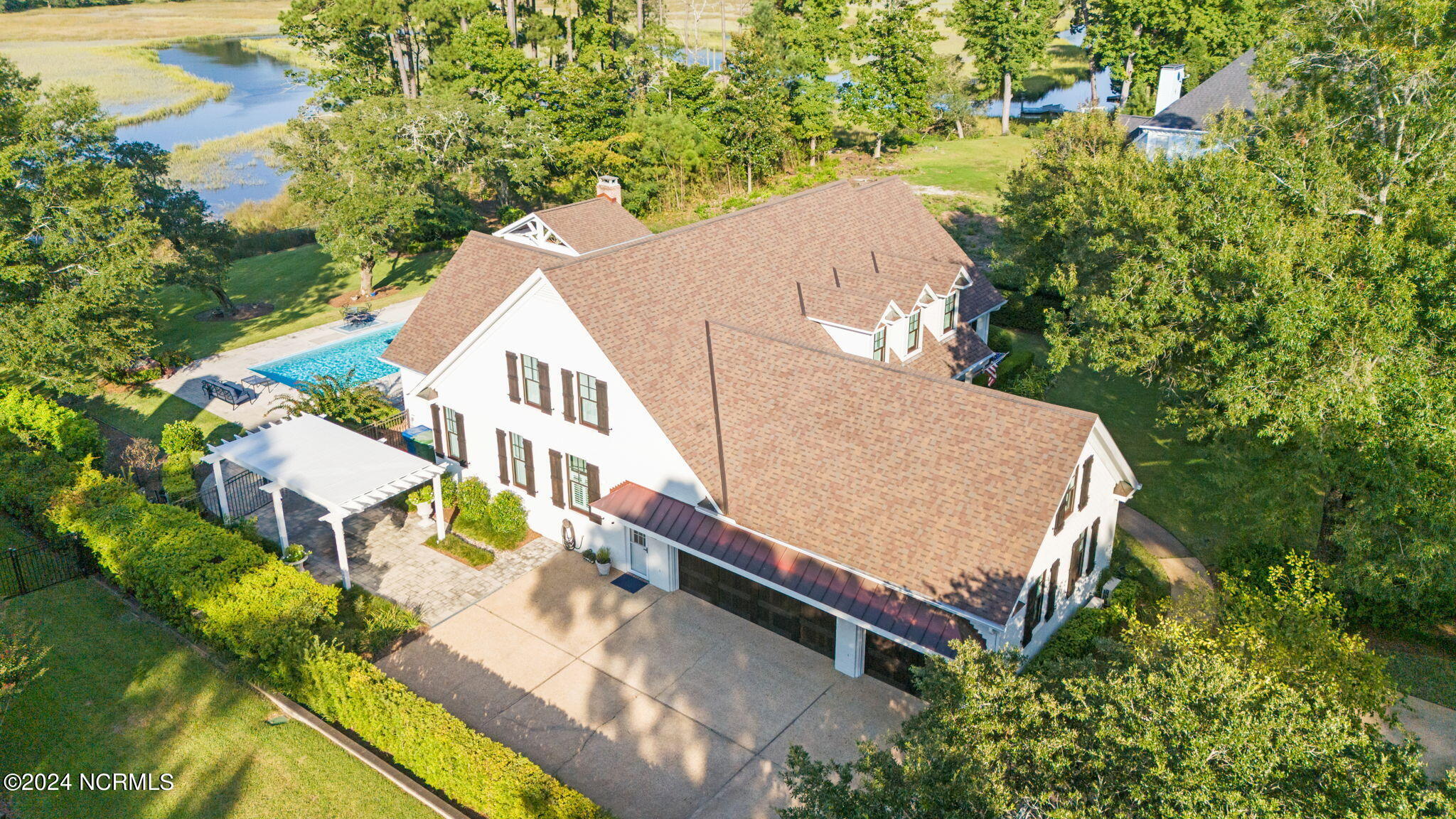 1605 Softwind Way