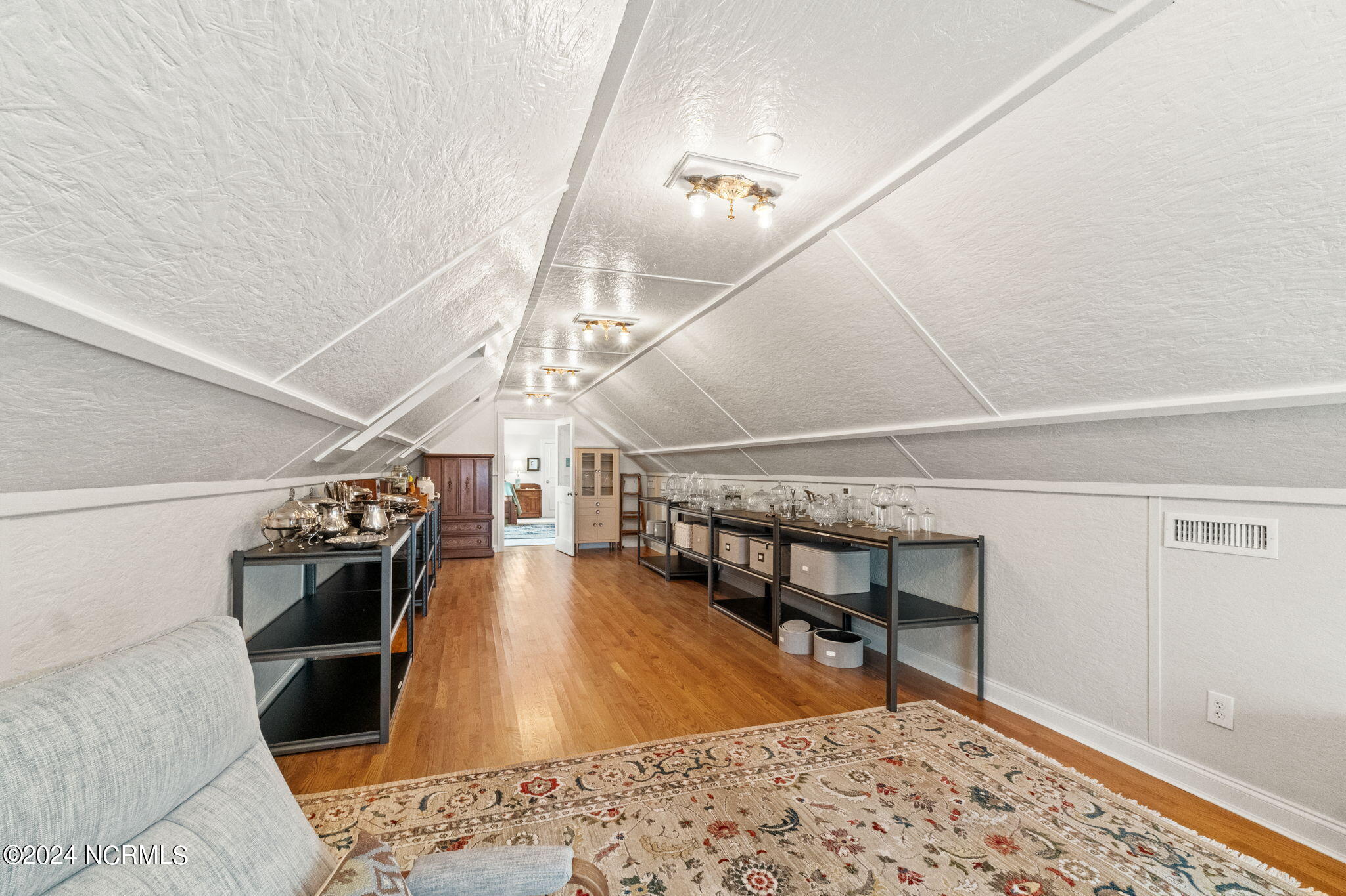 1605 Softwind Way