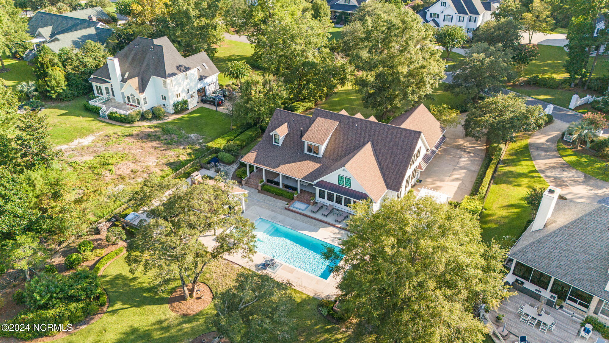 1605 Softwind Way