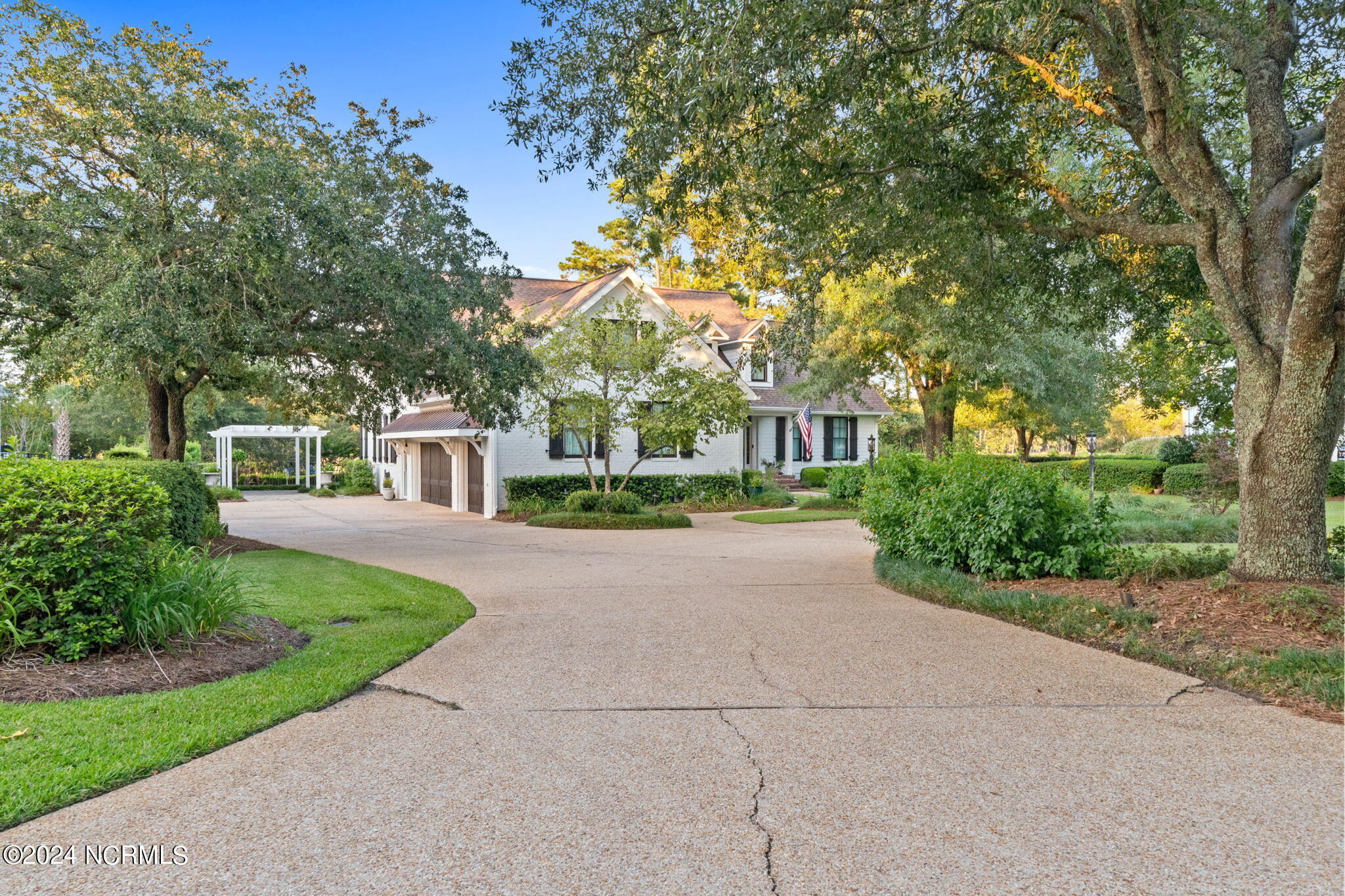 1605 Softwind Way