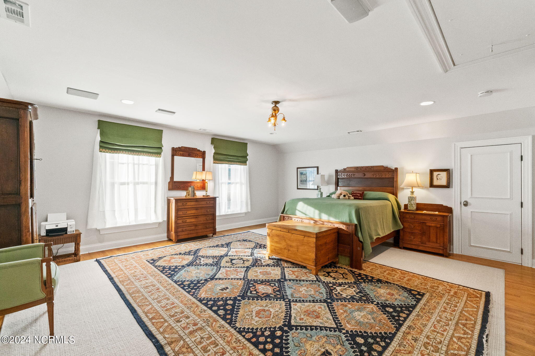1605 Softwind Way