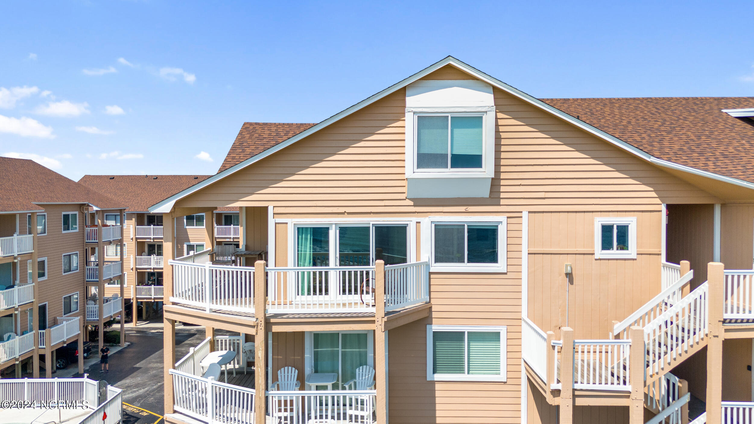 1101 Lake Park Boulevard S, A32