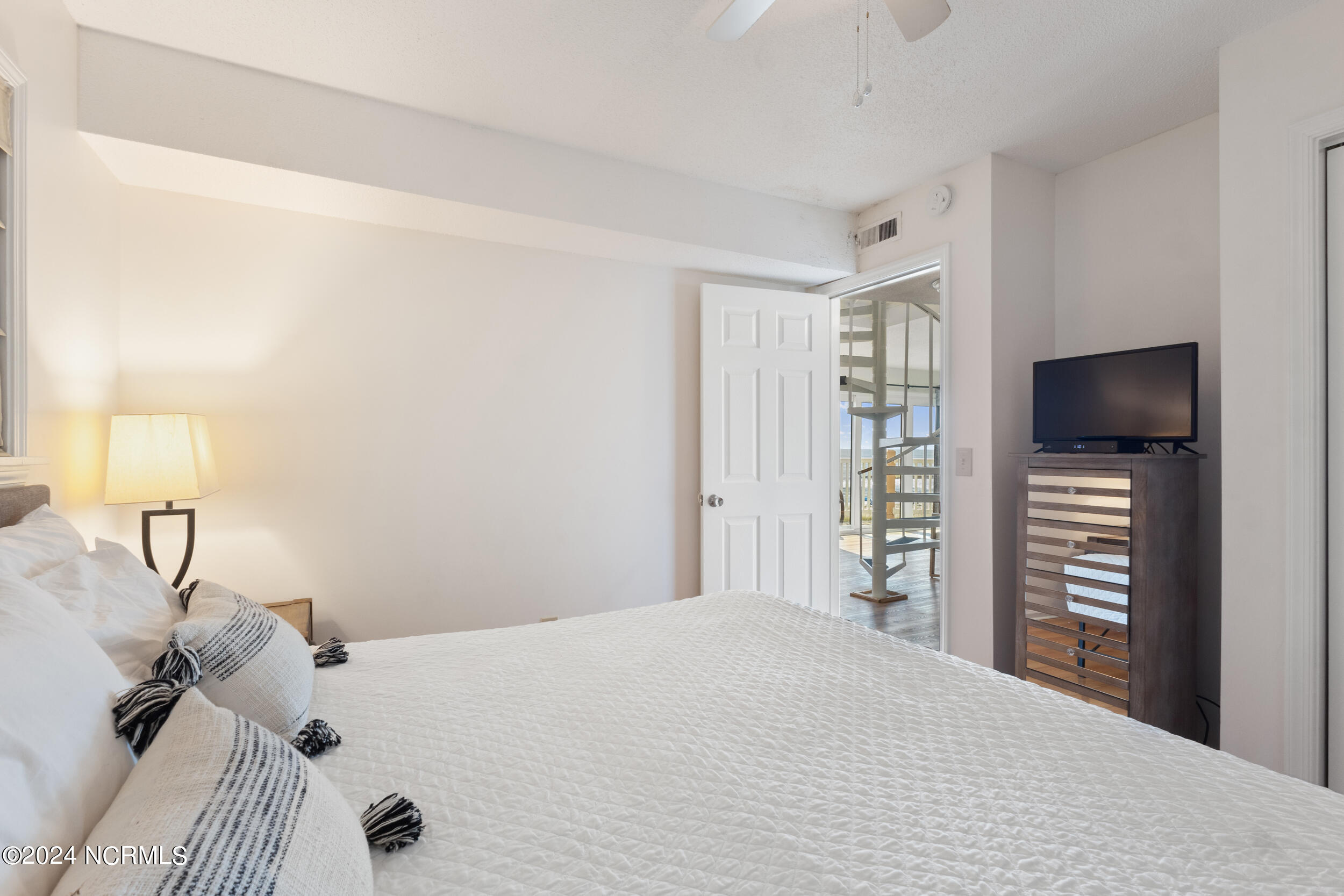 1101 Lake Park Boulevard S, A32