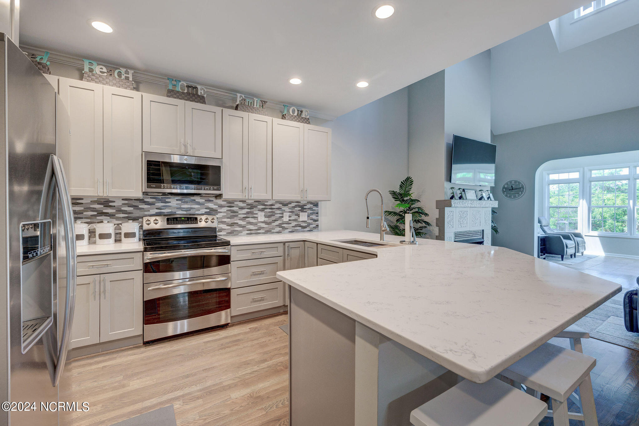 7403 Promontory Court N