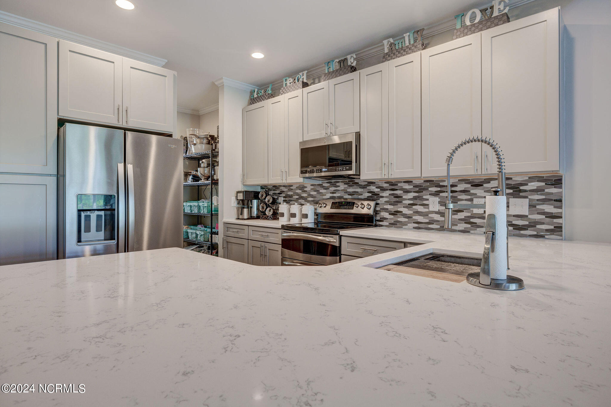 7403 Promontory Court N