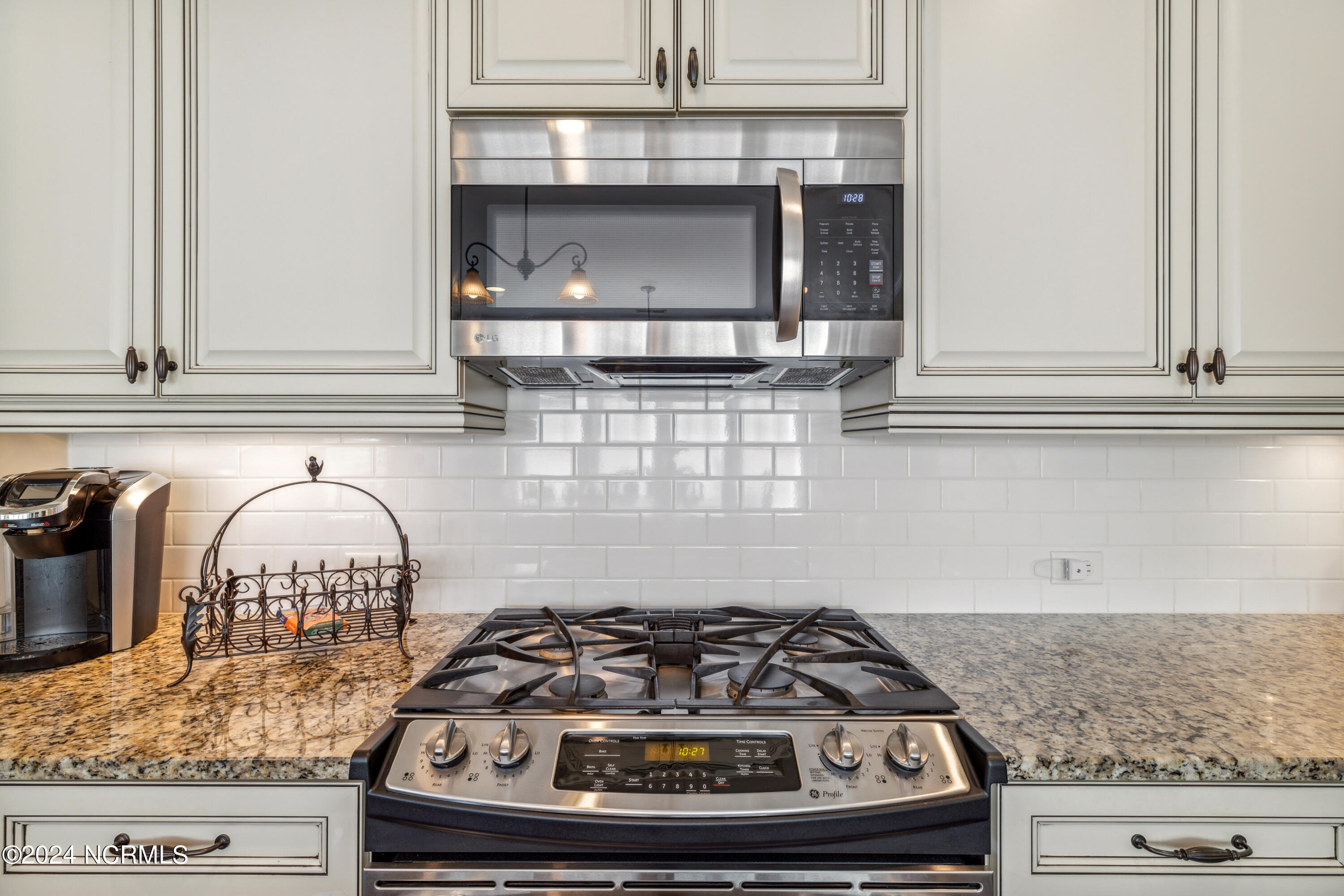 1085 Sandy Grove Place