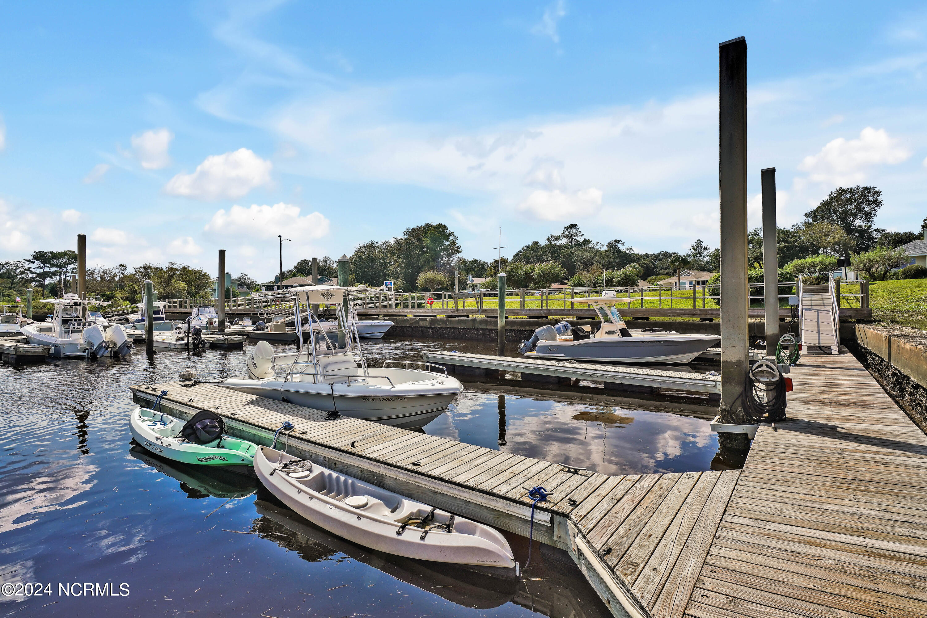 2549 Sloop Landing