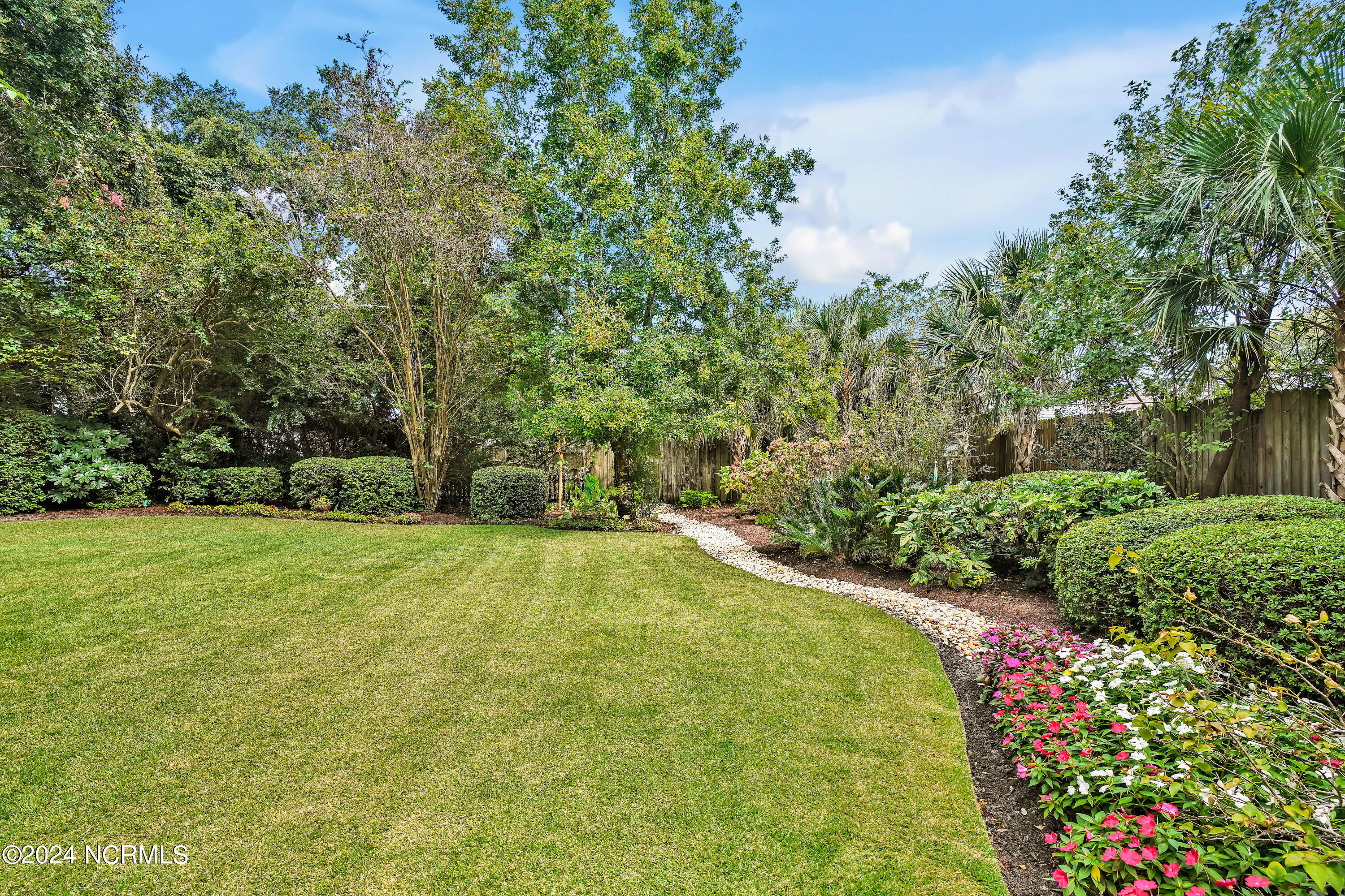 2549 Sloop Landing