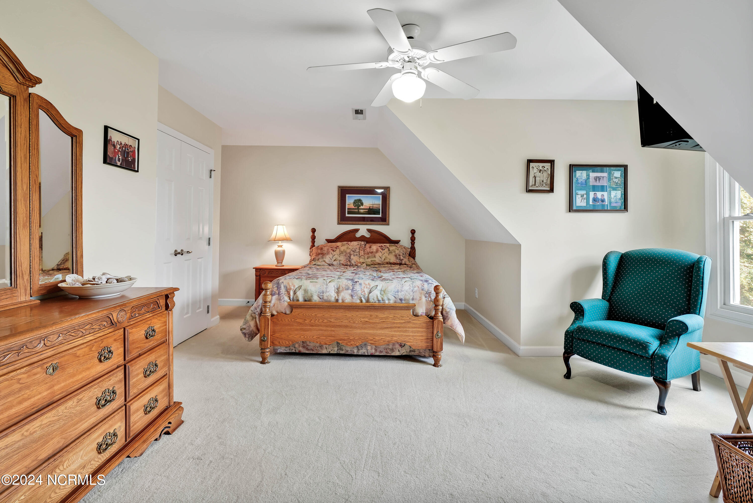 2549 Sloop Landing