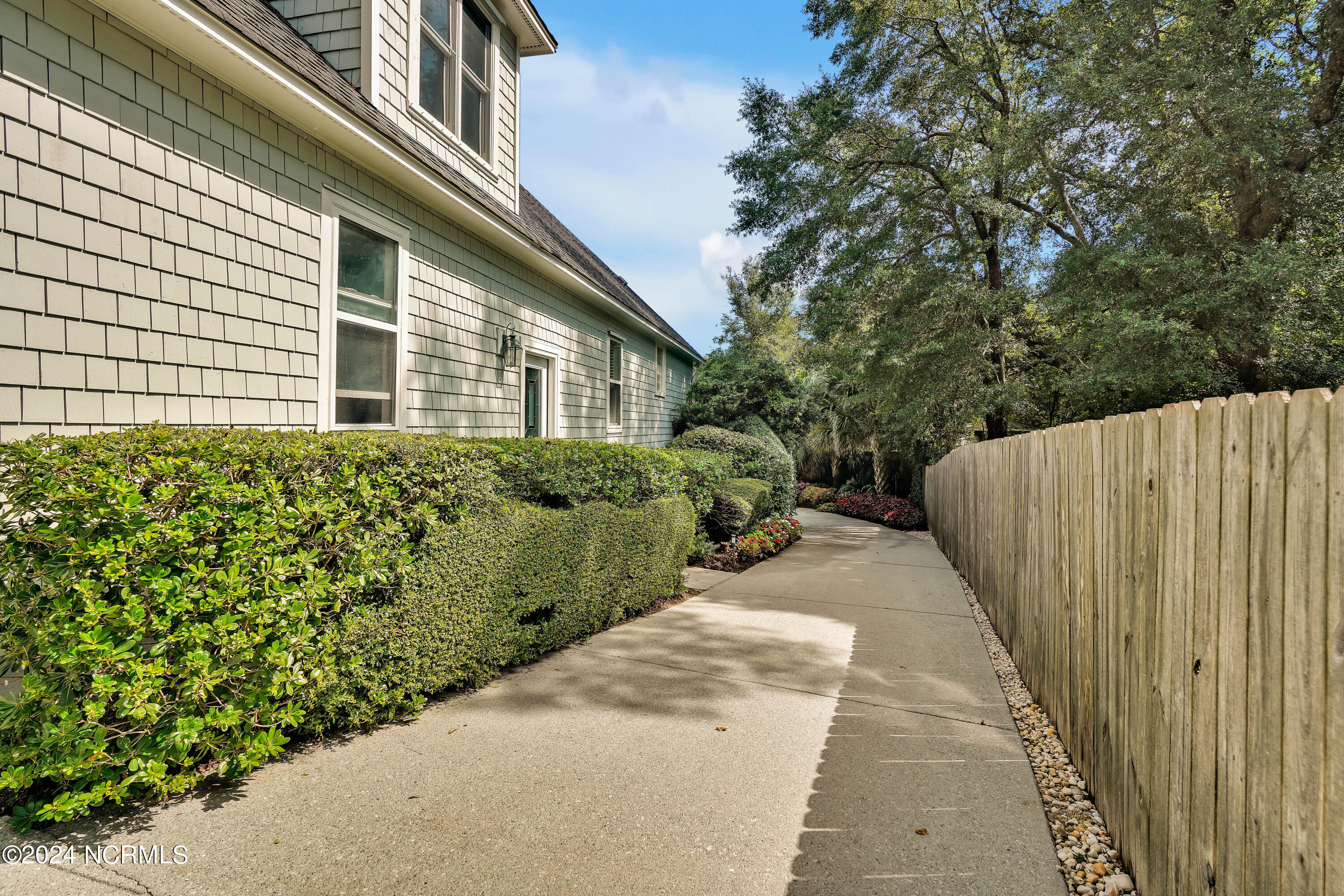 2549 Sloop Landing