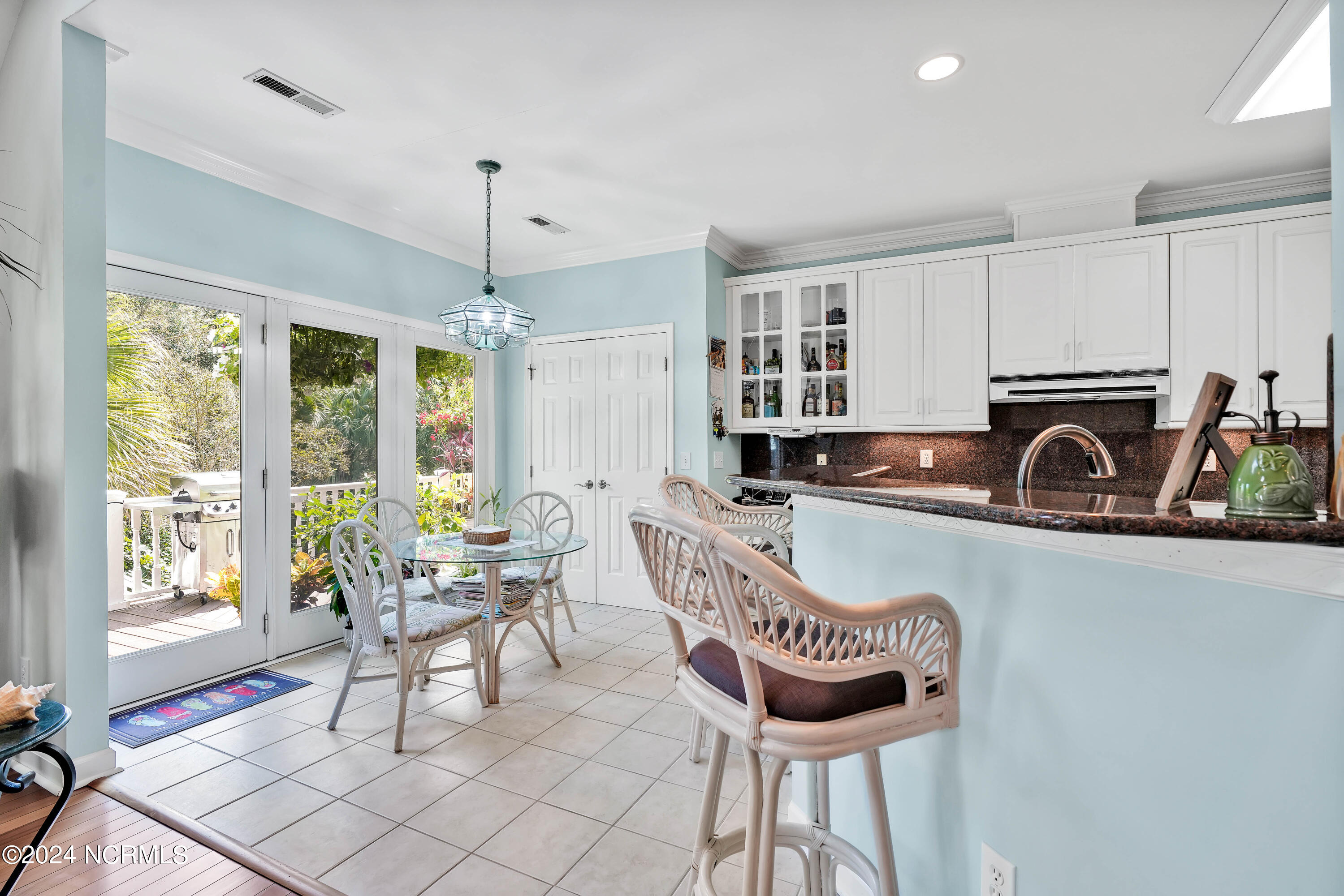 2549 Sloop Landing