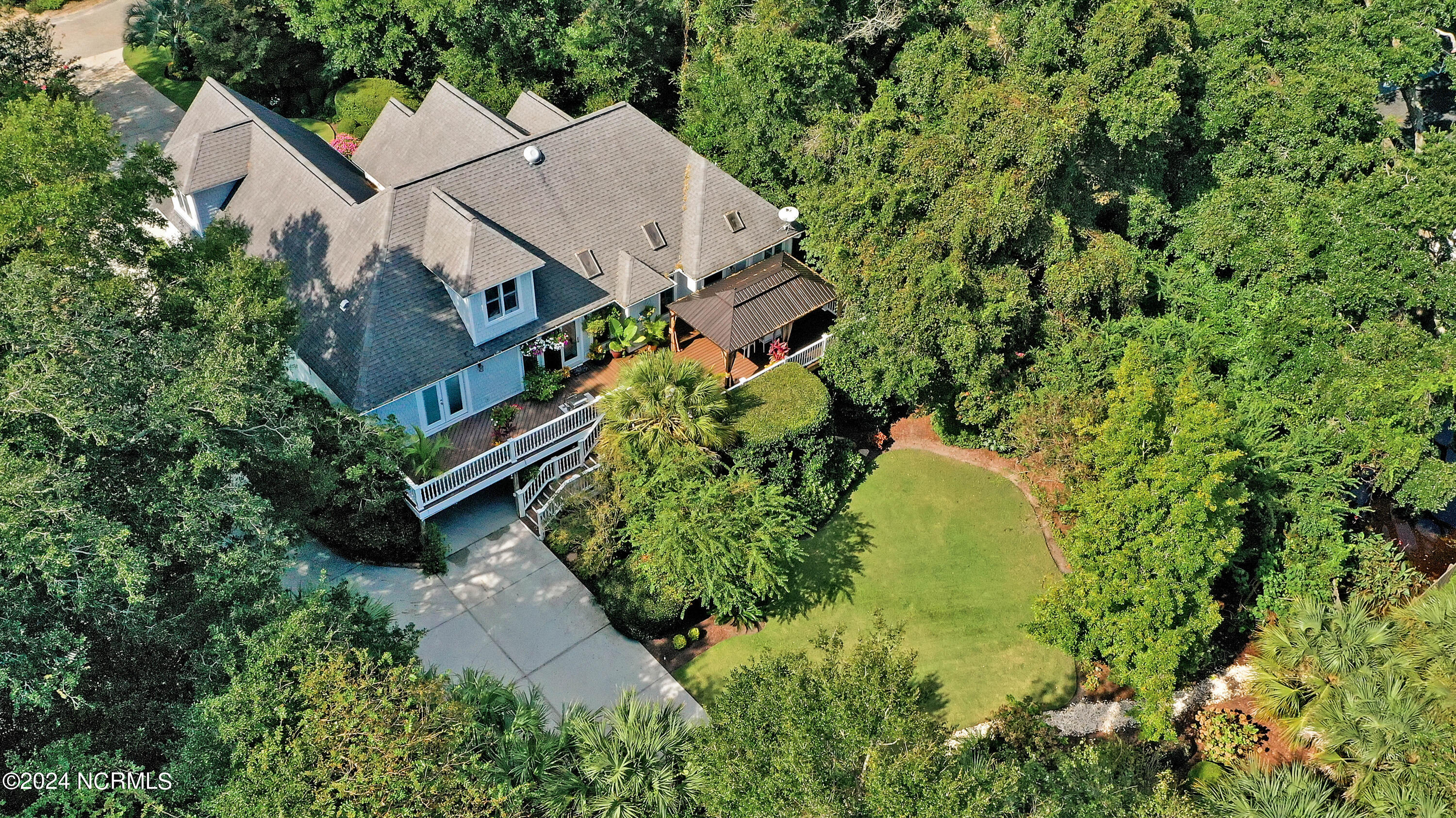 2549 Sloop Landing