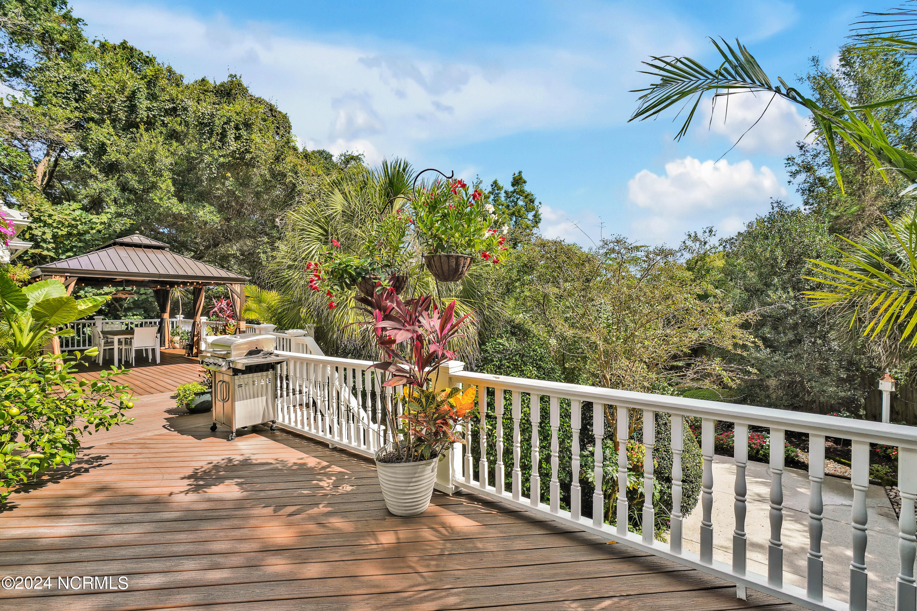2549 Sloop Landing
