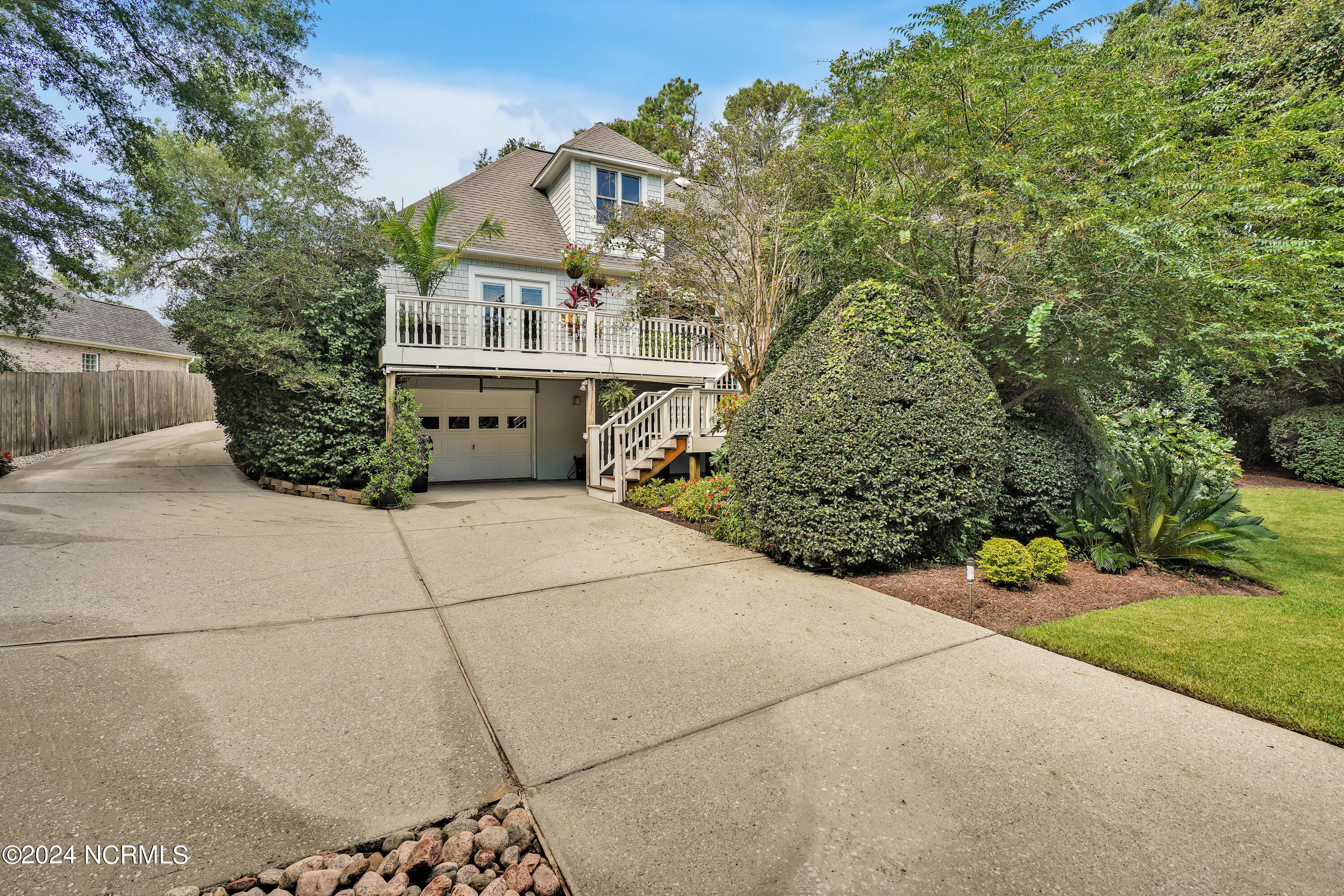 2549 Sloop Landing