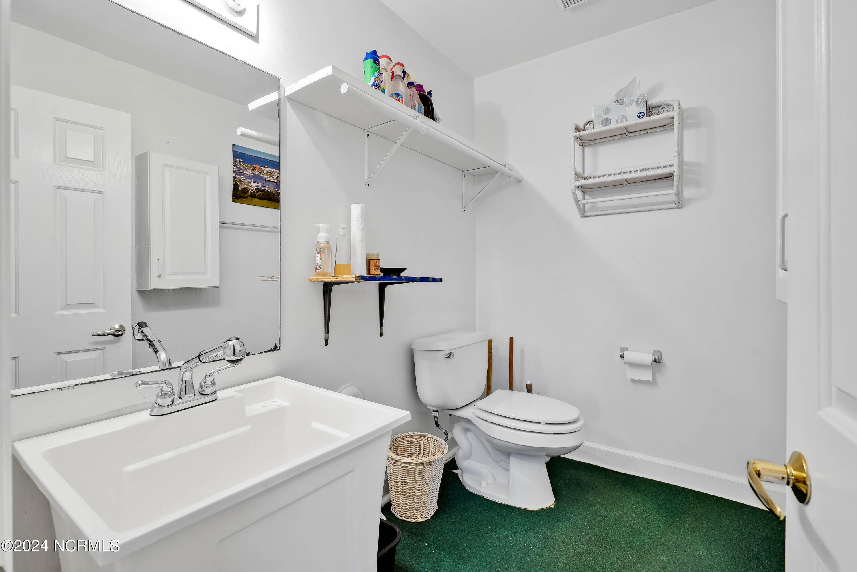 2549 Sloop Landing