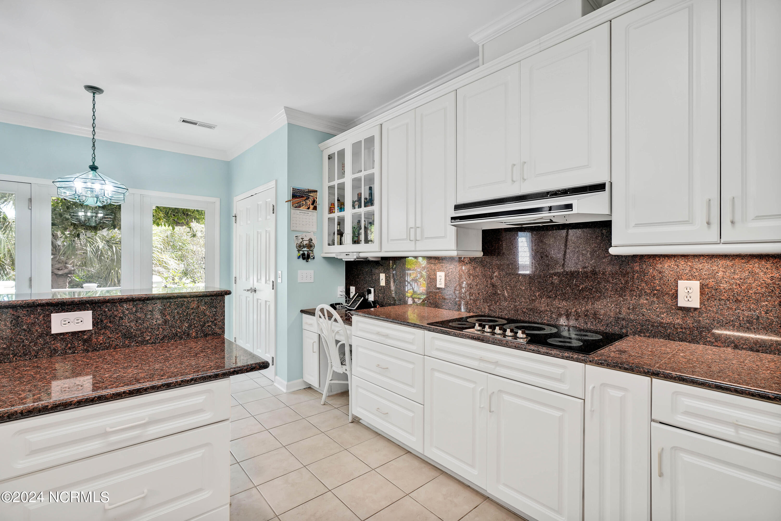 2549 Sloop Landing