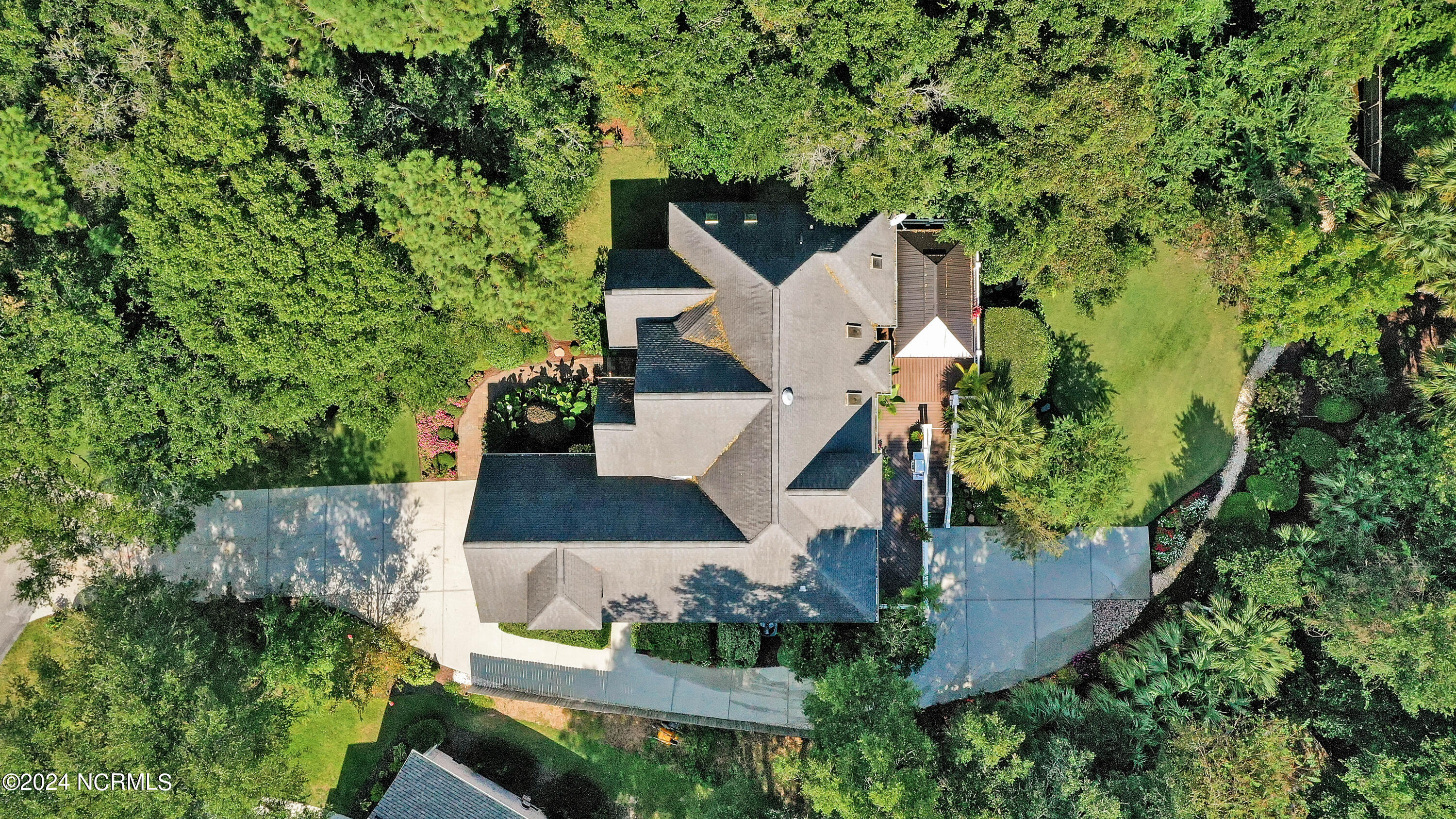2549 Sloop Landing