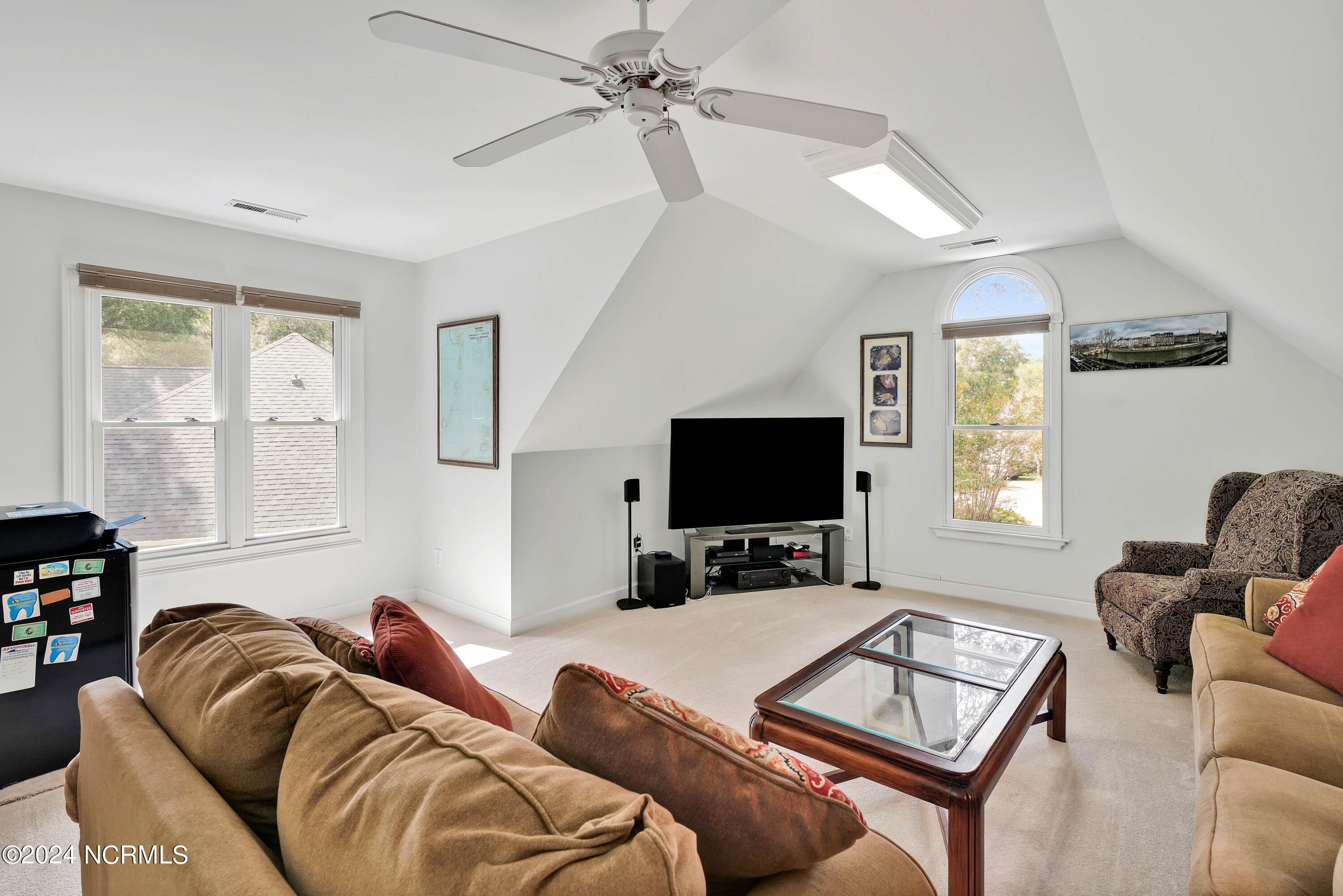 2549 Sloop Landing
